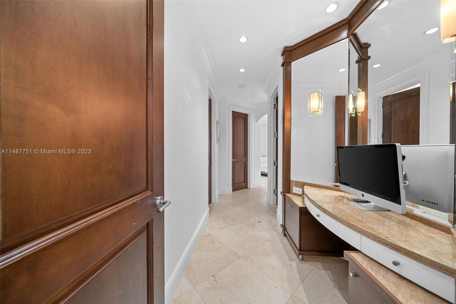 GOLDEN GATE ESTATES & MAR - Residential