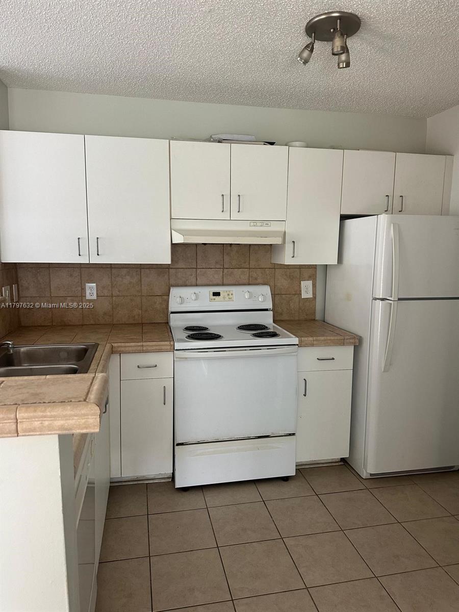MILANO CONDO - Residential Lease