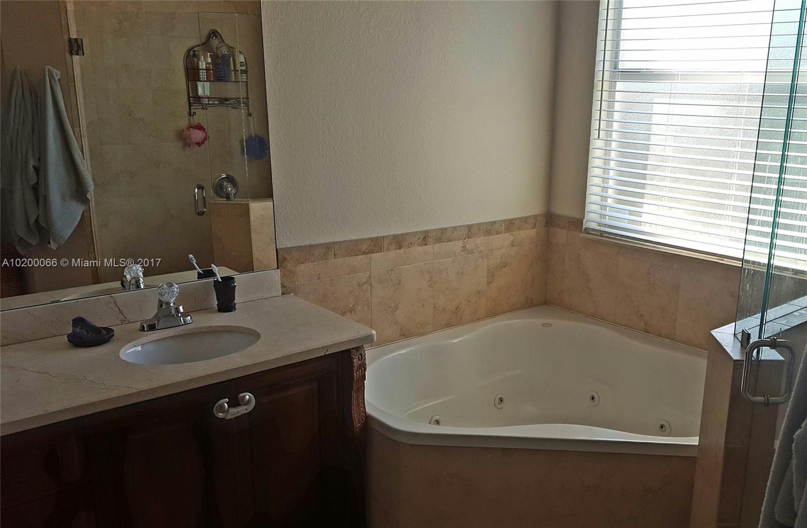 Redlands Colonial Estates - Residential