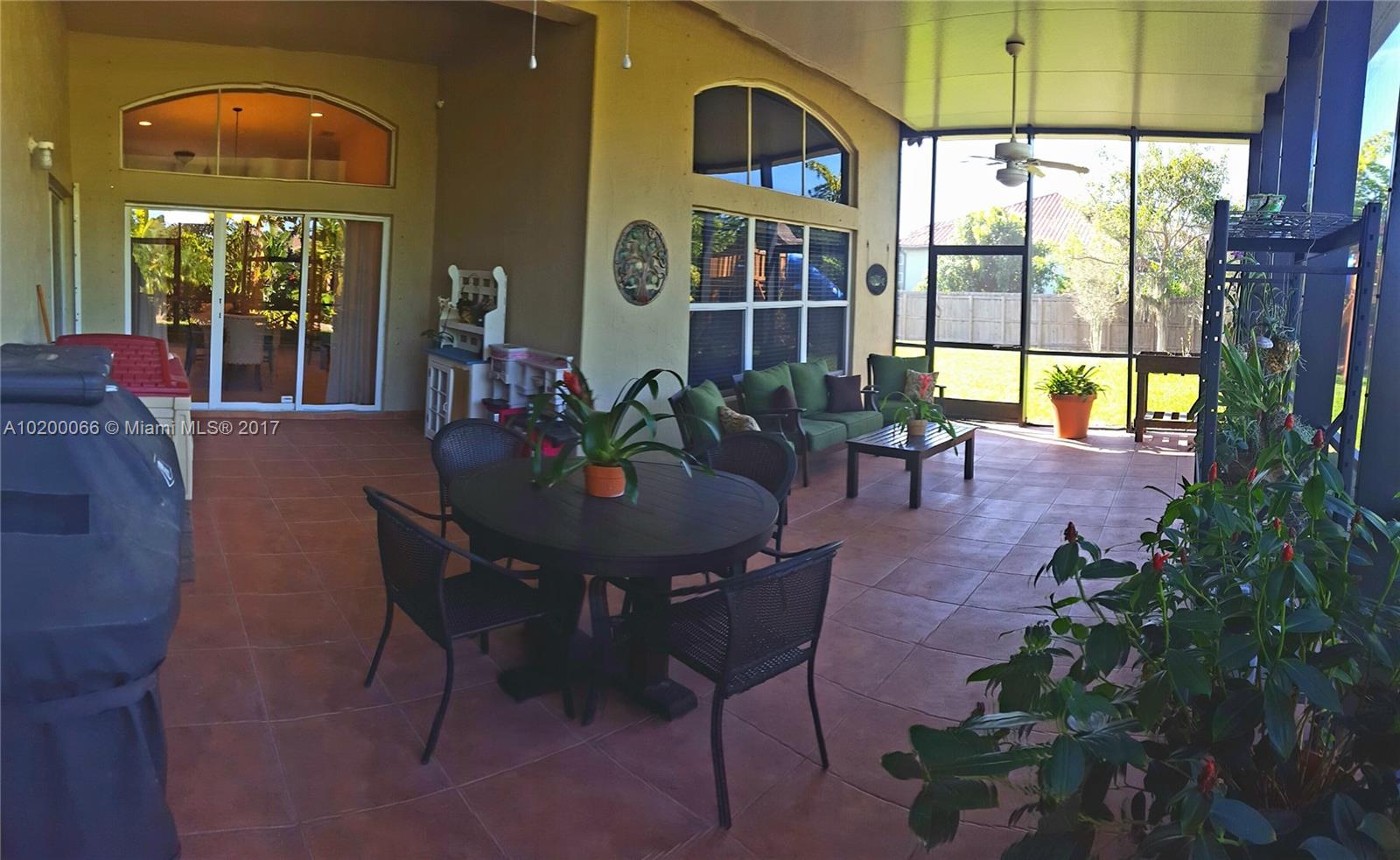 Redlands Colonial Estates - Residential