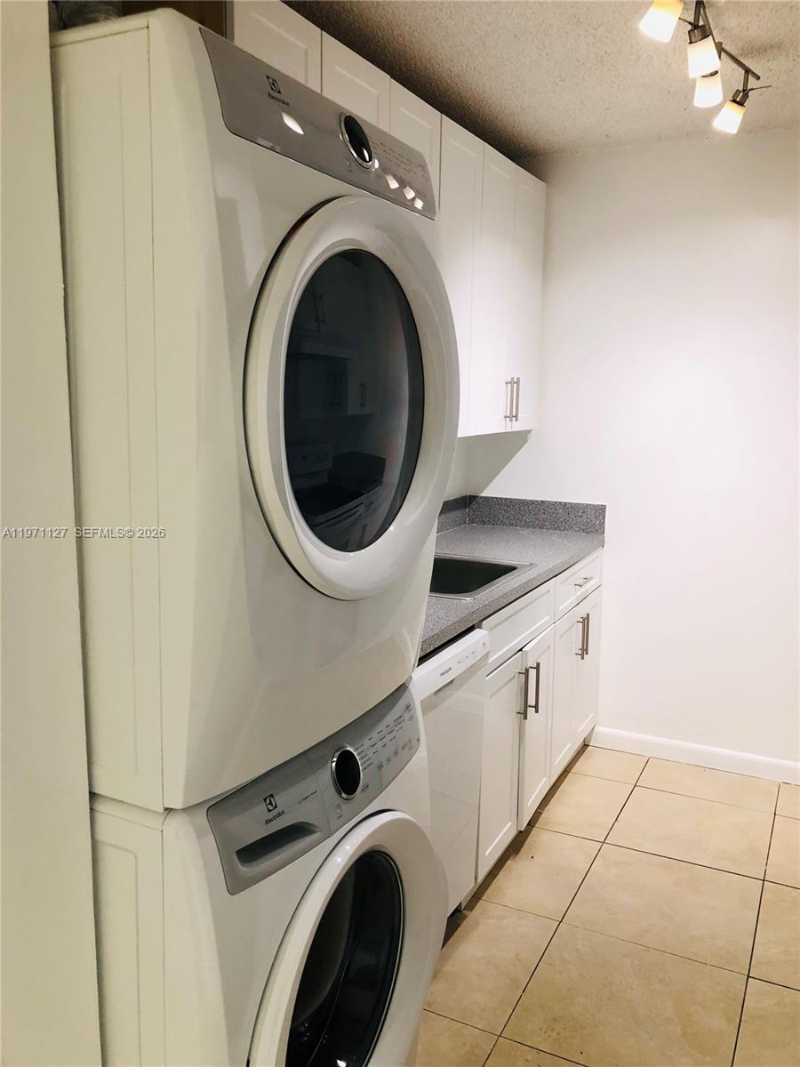 SAGA BAY GARDENS CONDO - Residential