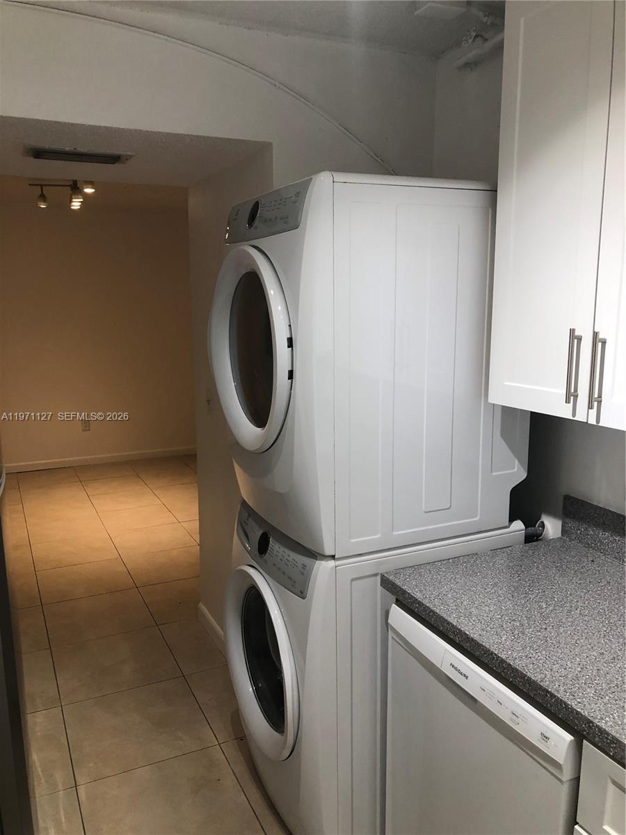 SAGA BAY GARDENS CONDO - Residential