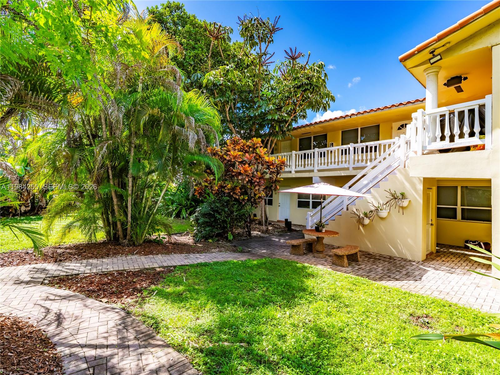 EVERGLADE LAND SALES CO - Residential Lease