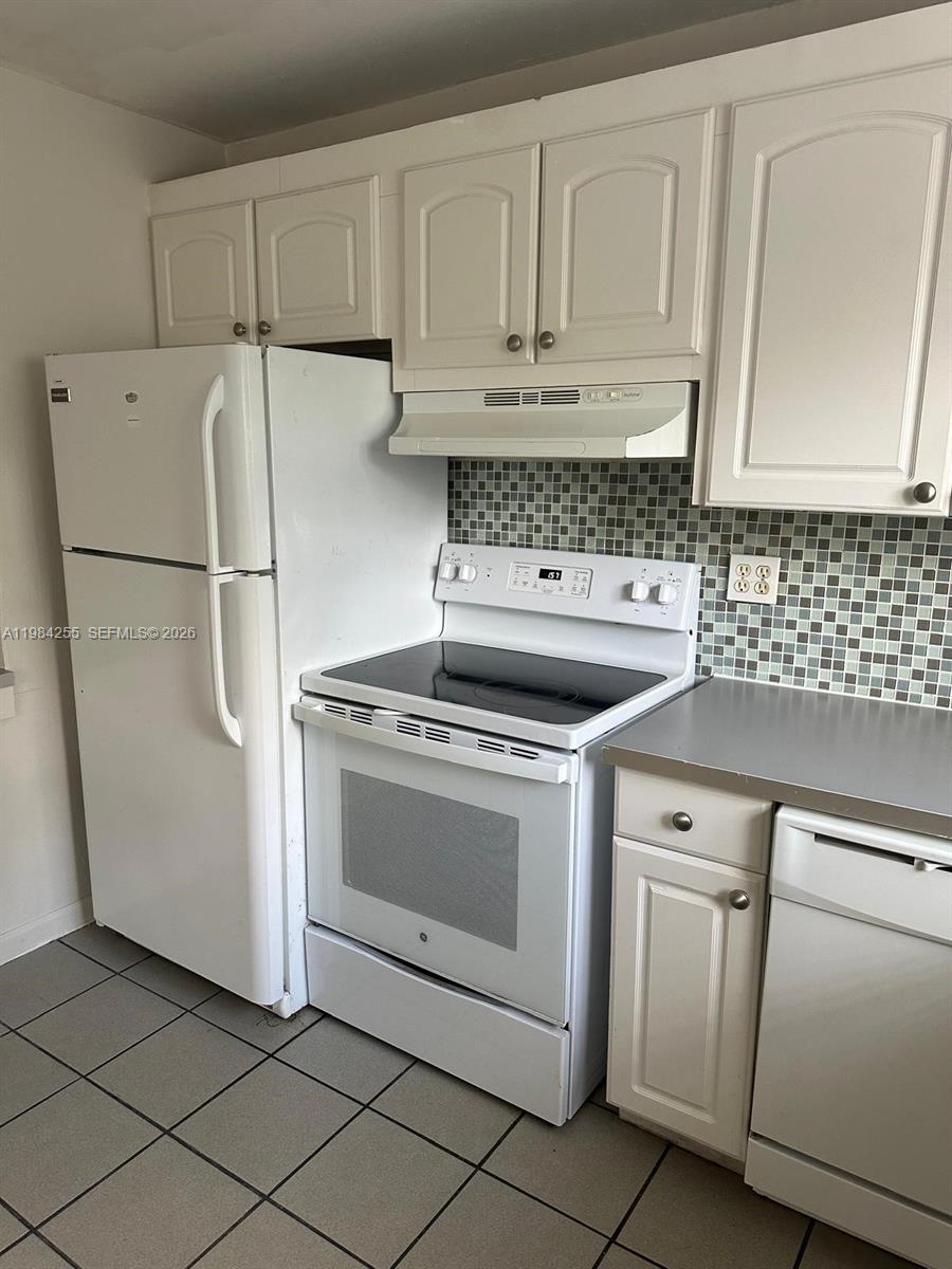 EVERGLADE LAND SALES CO - Residential Lease