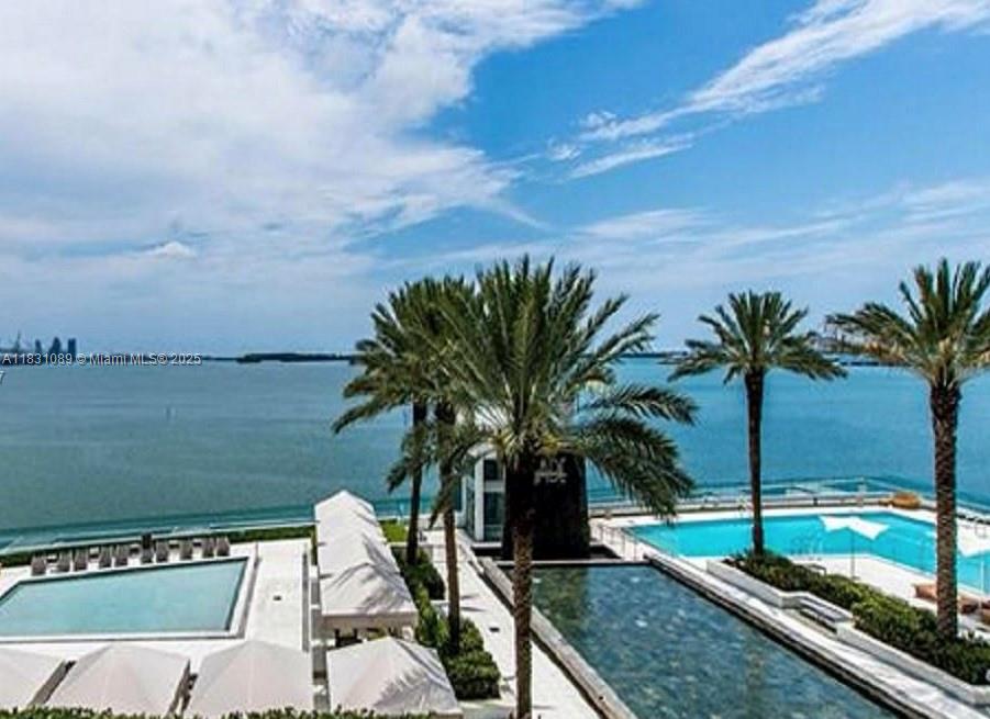 JADE RESIDENCES AT BRICKE - Residential