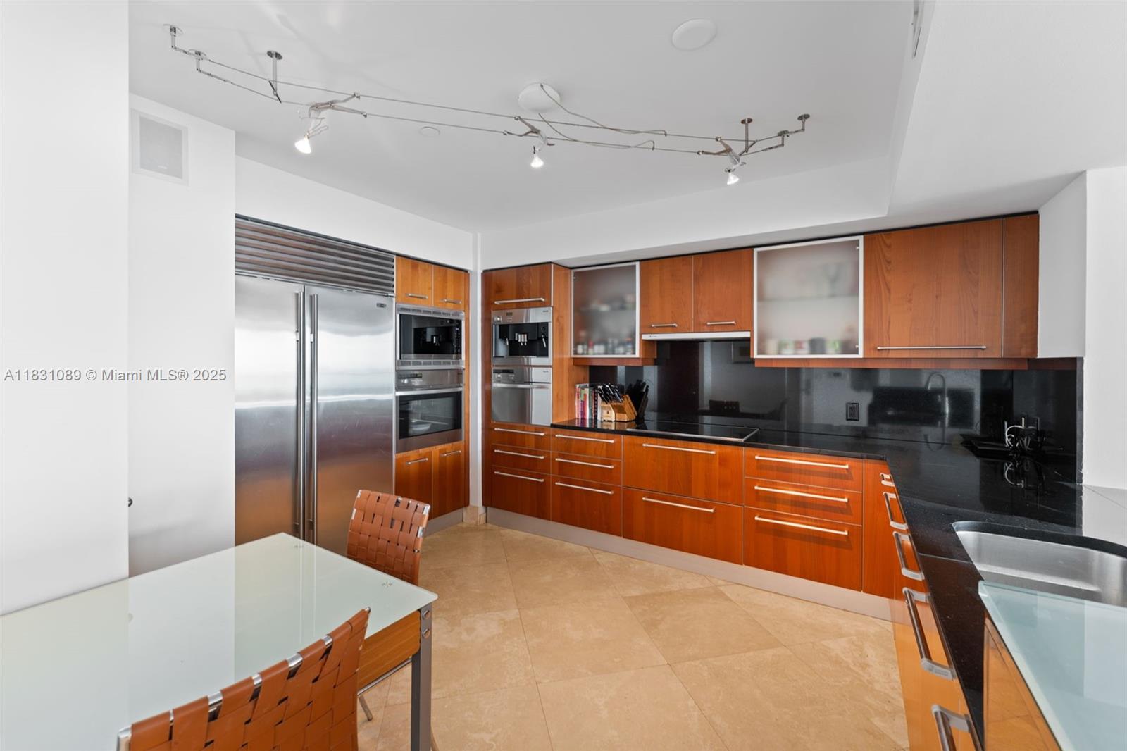 1331 Brickell Bay Dr 2807
