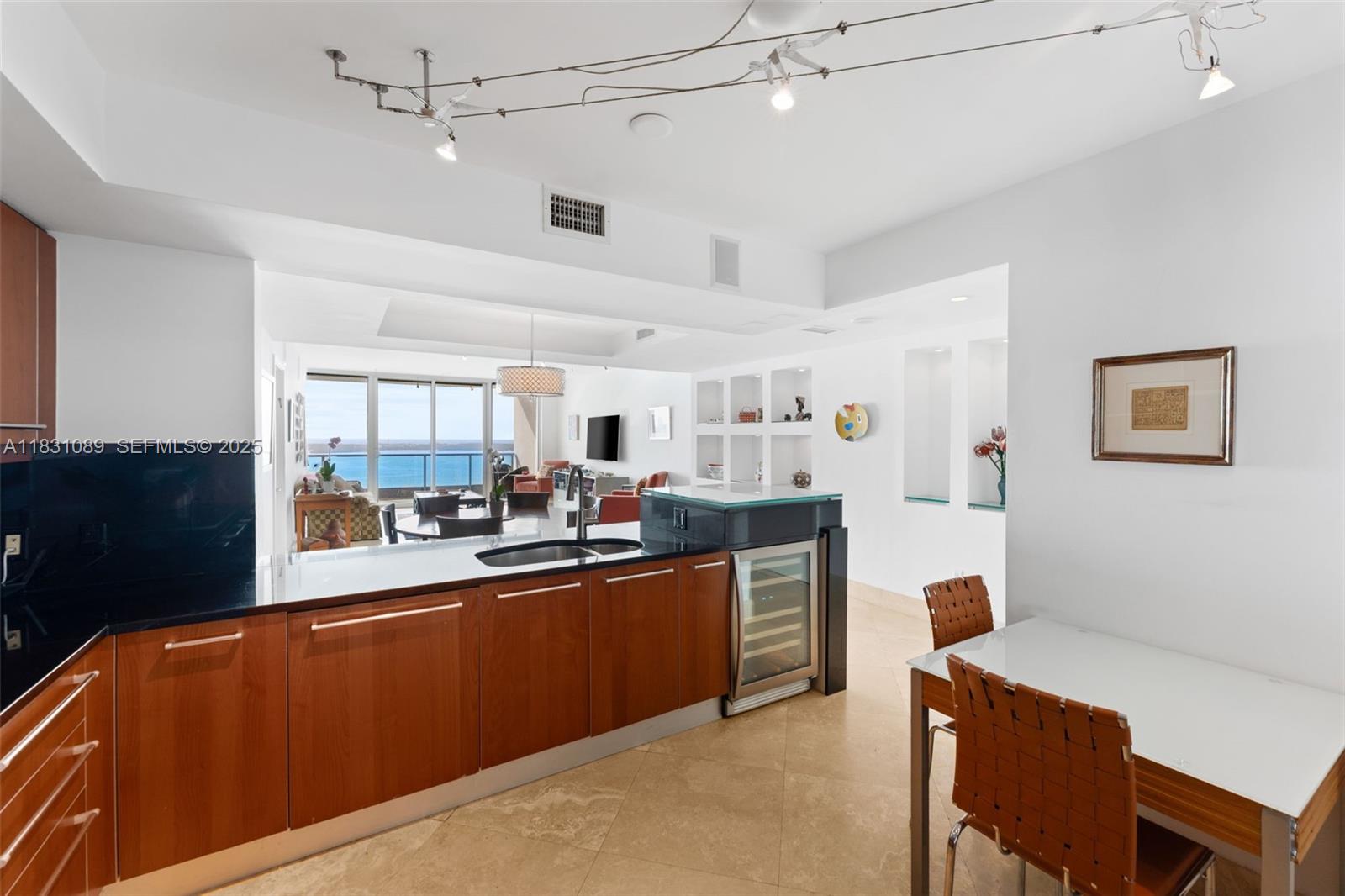 1331 Brickell Bay Dr 2807