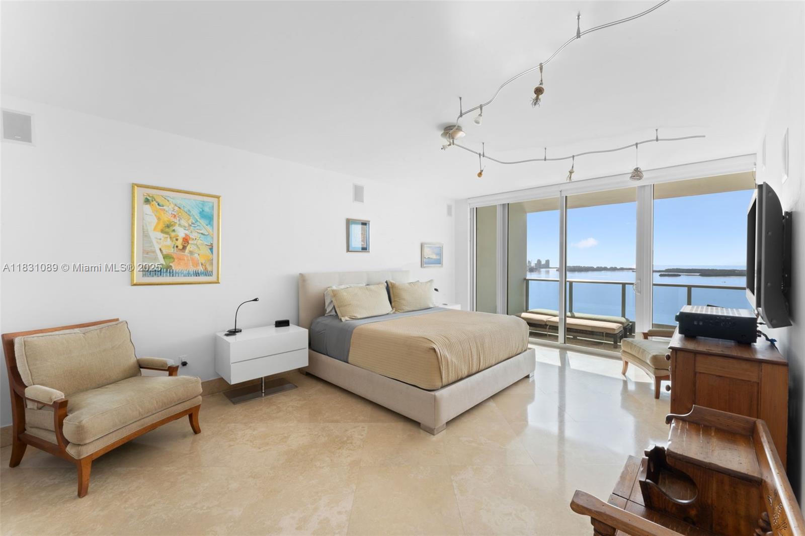 JADE RESIDENCES AT BRICKE - Residential