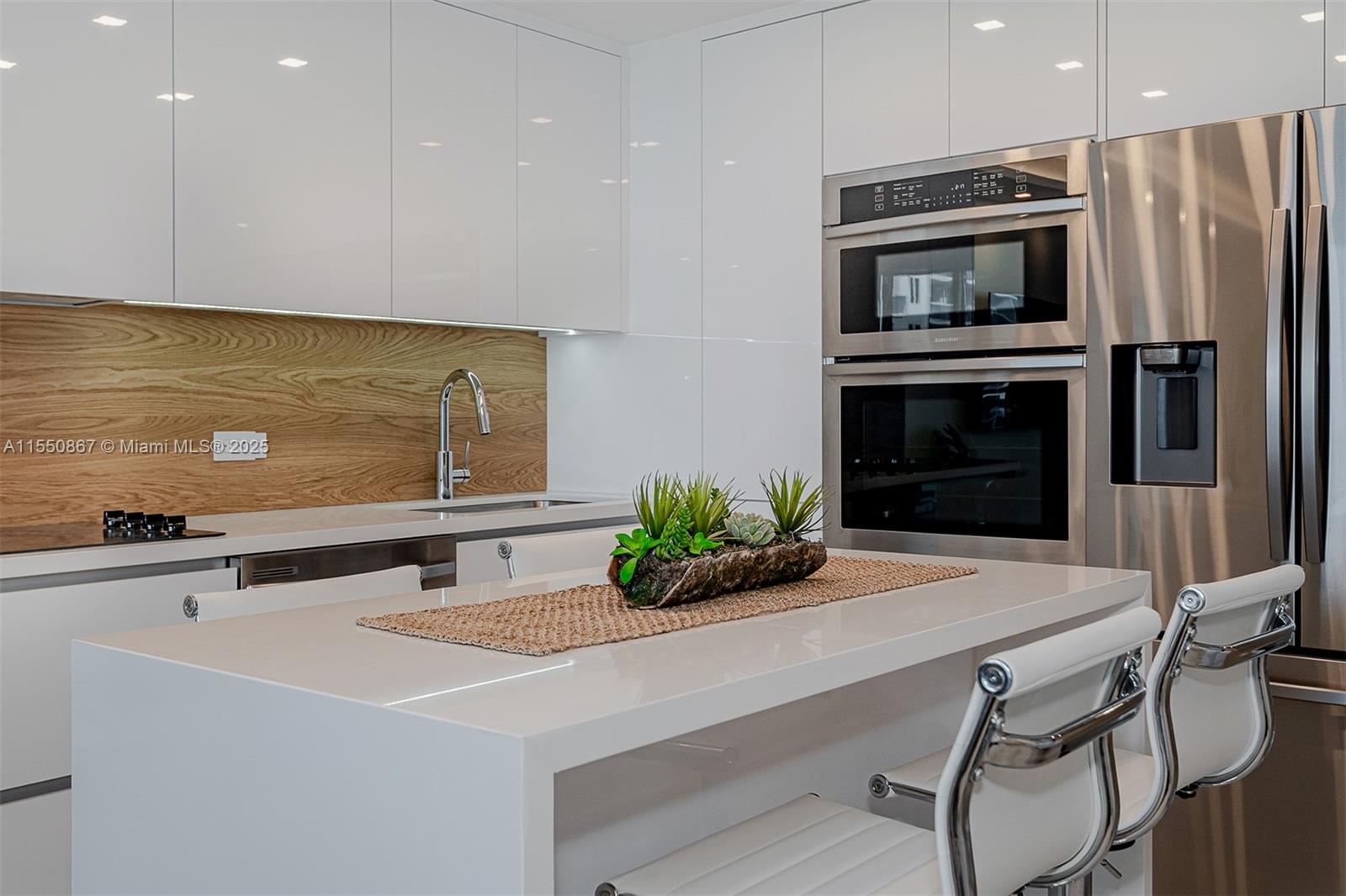 RONEY PALACE CONDO - Residential Lease