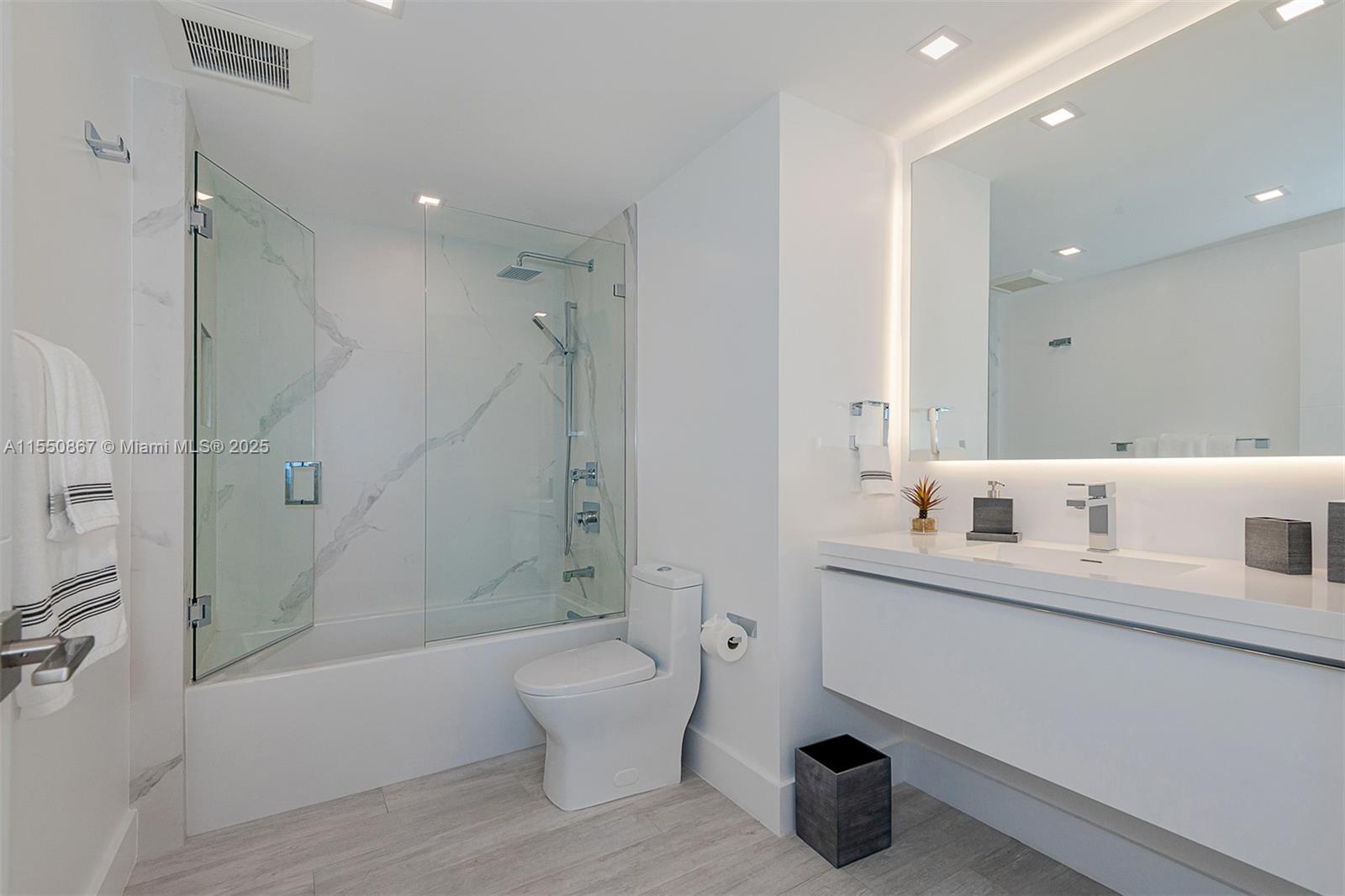 RONEY PALACE CONDO - Residential Lease