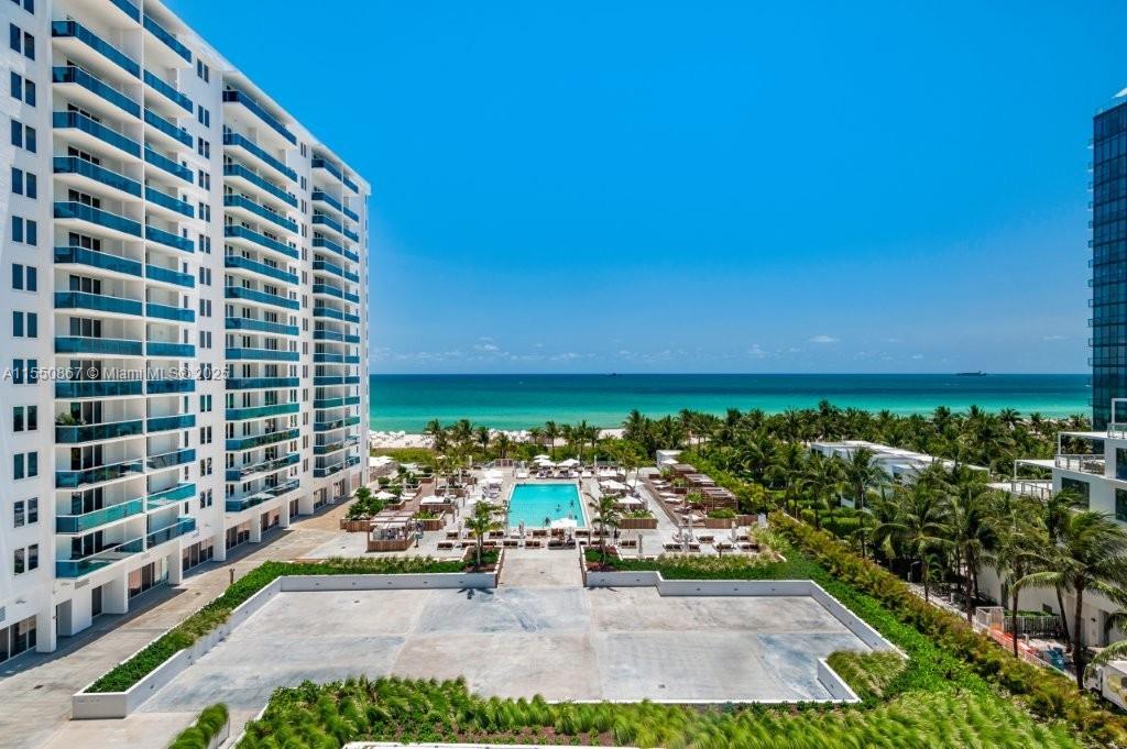 RONEY PALACE CONDO - Residential Lease