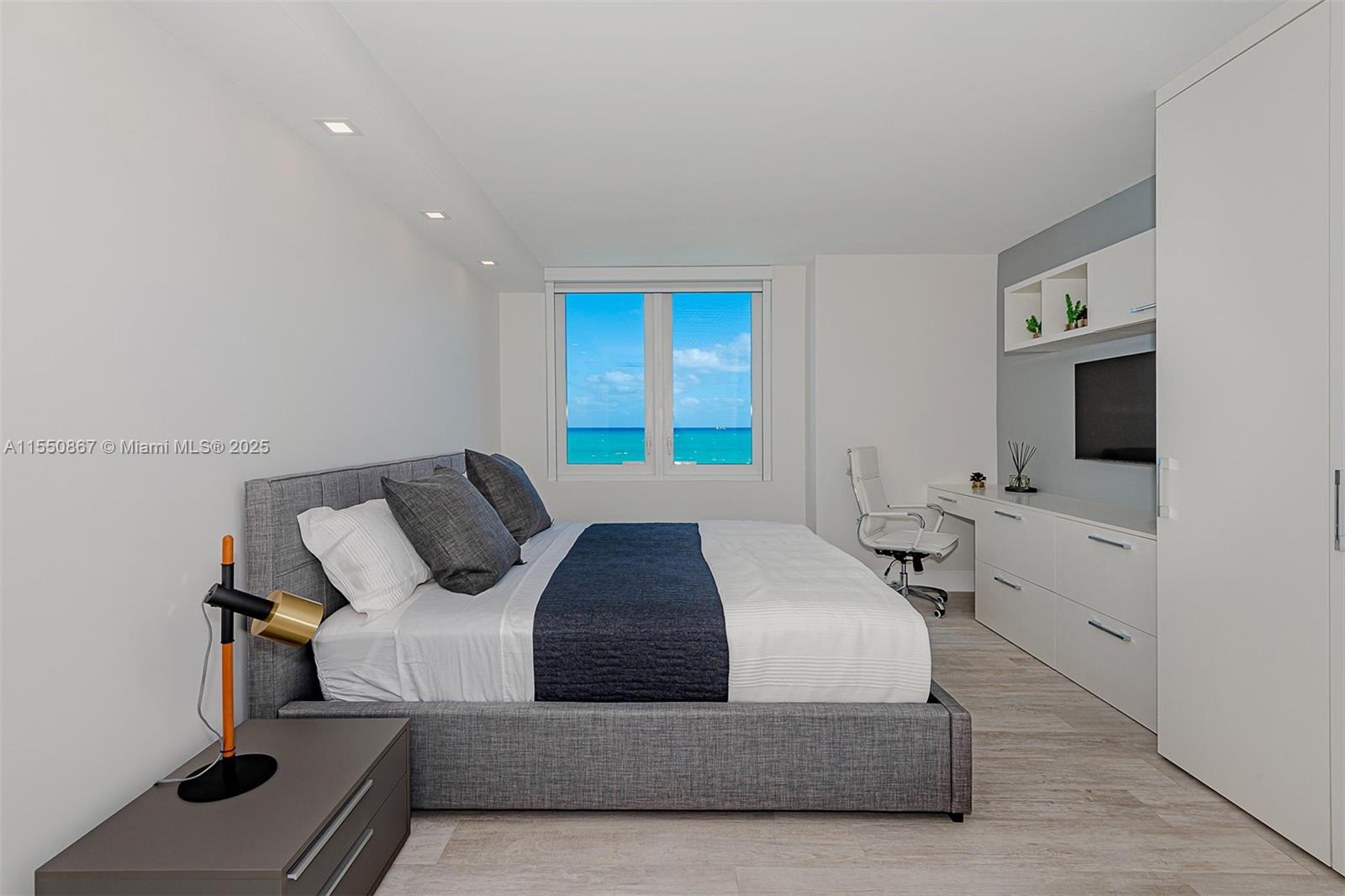 RONEY PALACE CONDO - Residential Lease