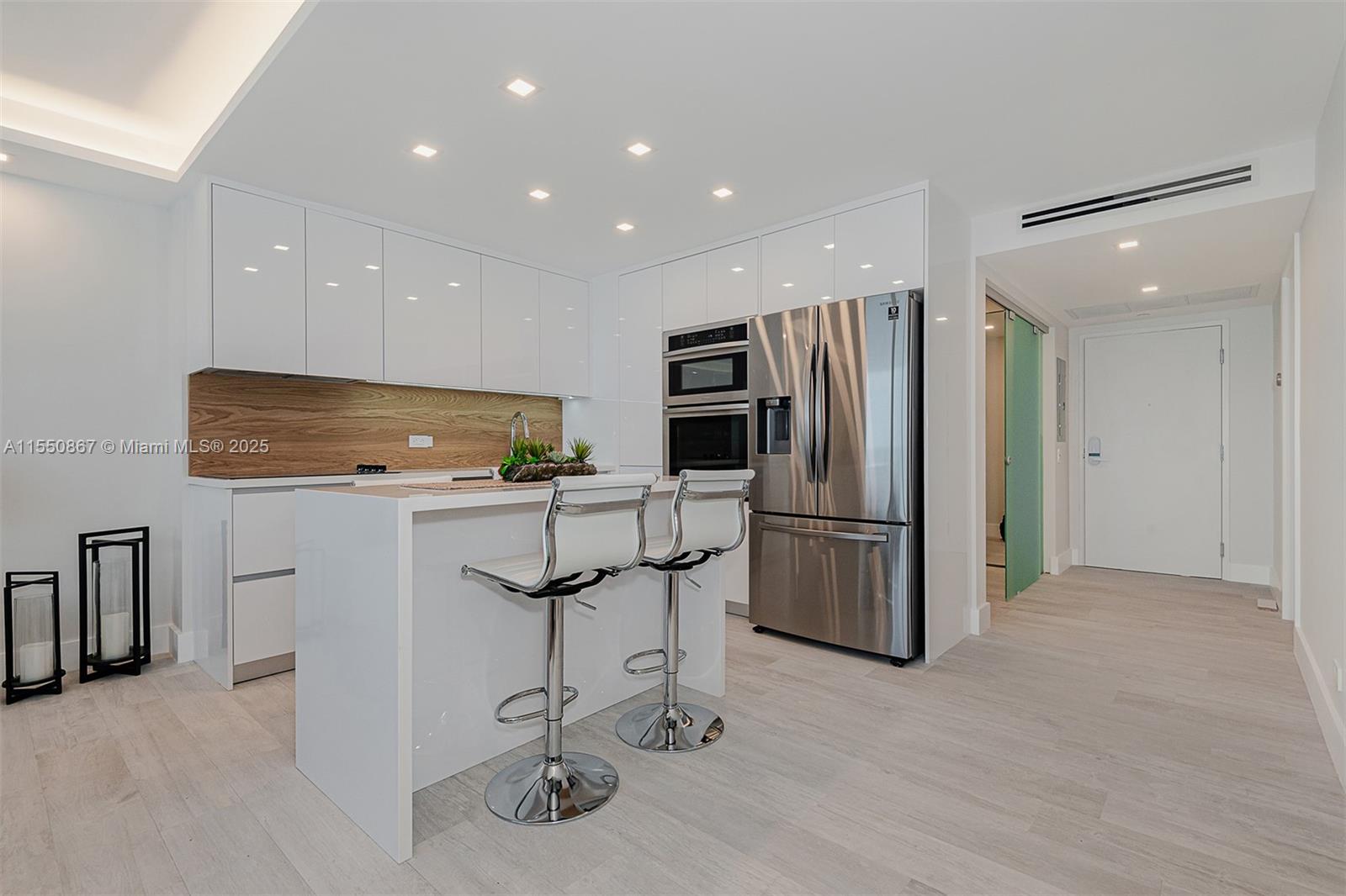 RONEY PALACE CONDO - Residential Lease