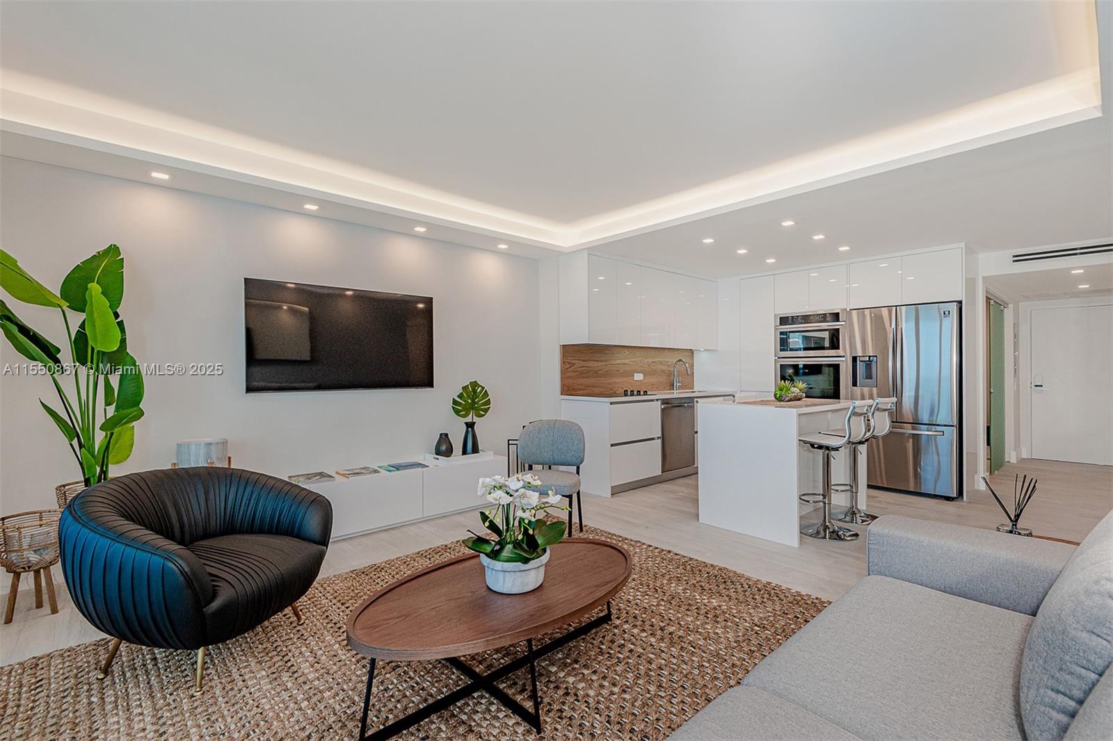 RONEY PALACE CONDO - Residential Lease