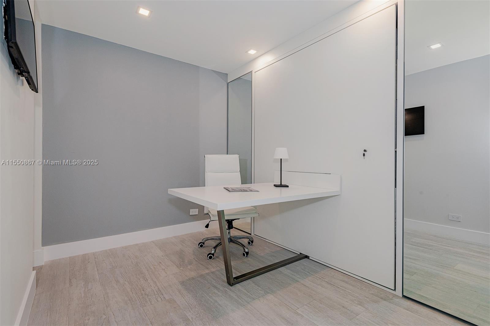 RONEY PALACE CONDO - Residential Lease