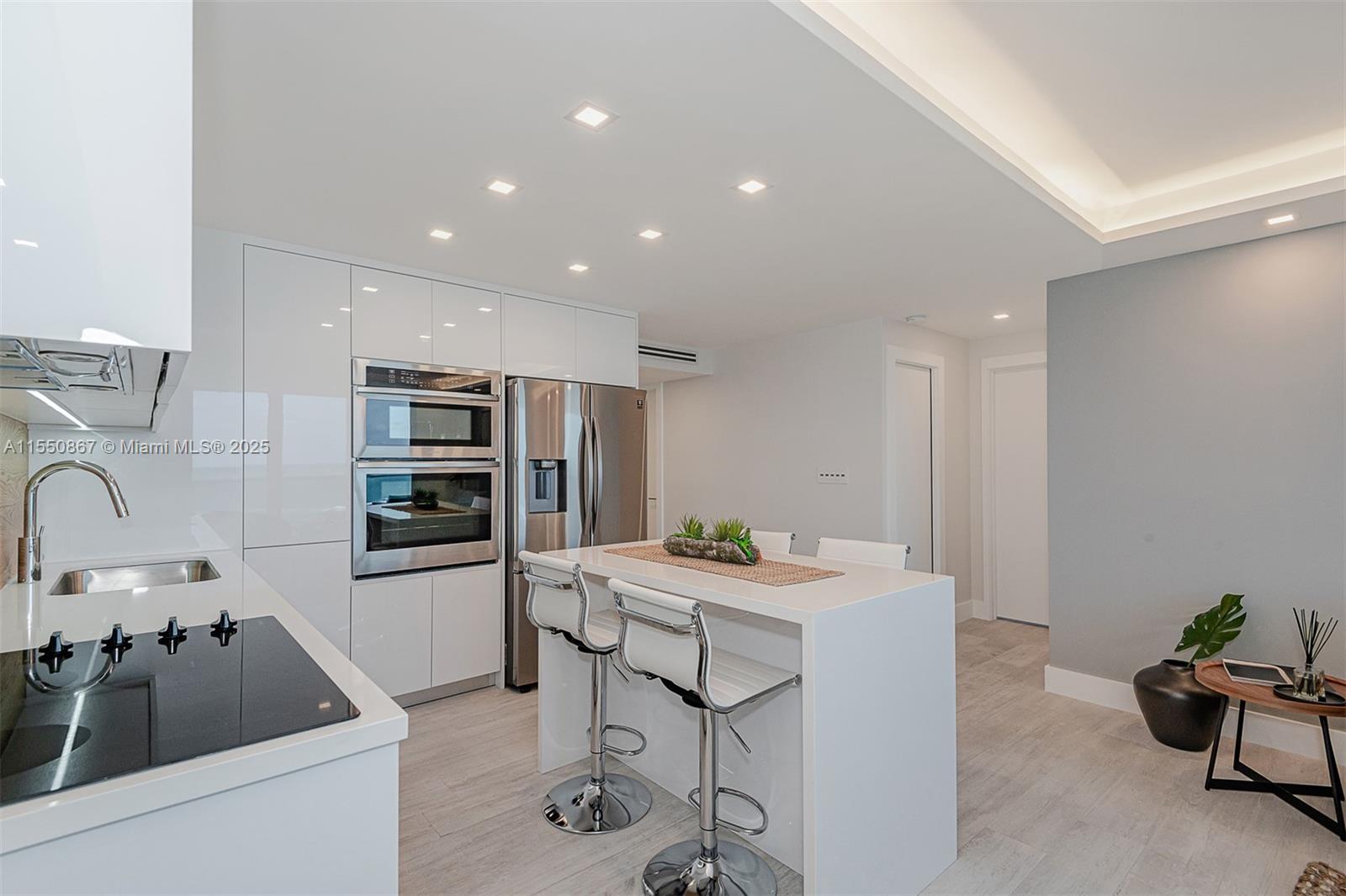 RONEY PALACE CONDO - Residential Lease