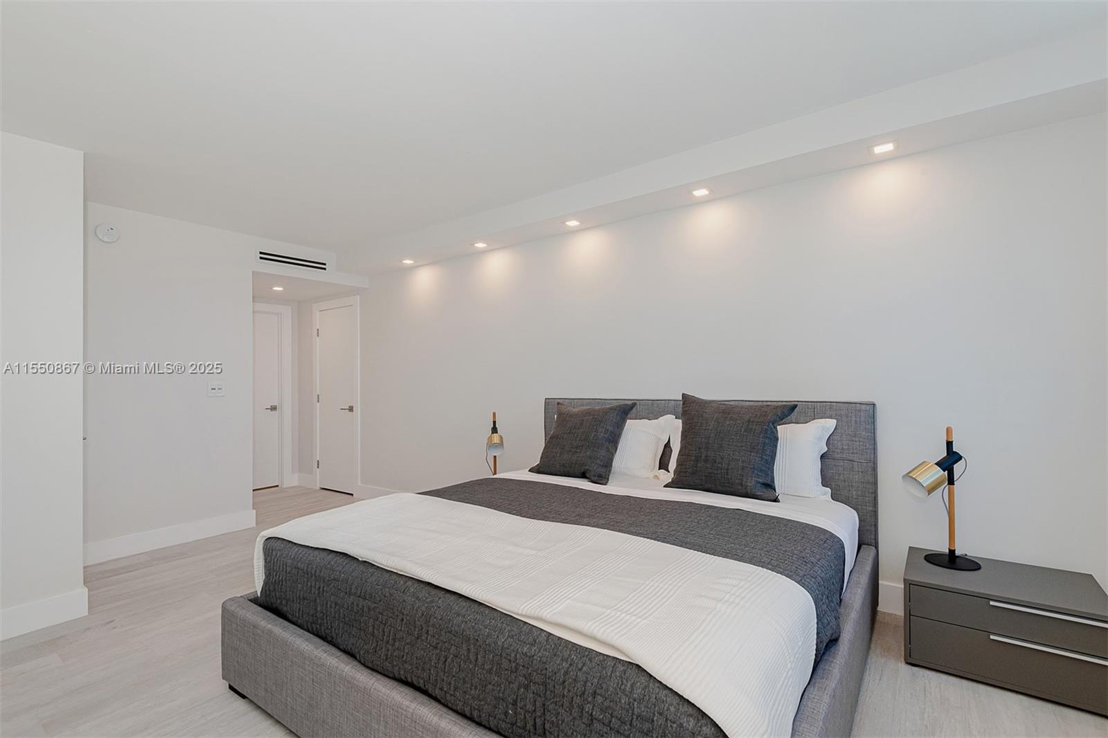 RONEY PALACE CONDO - Residential Lease