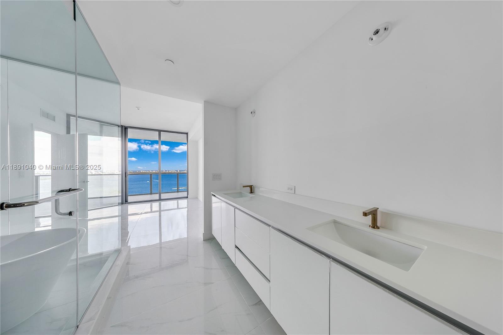 ARIA RESERVE SOUTH - Residential