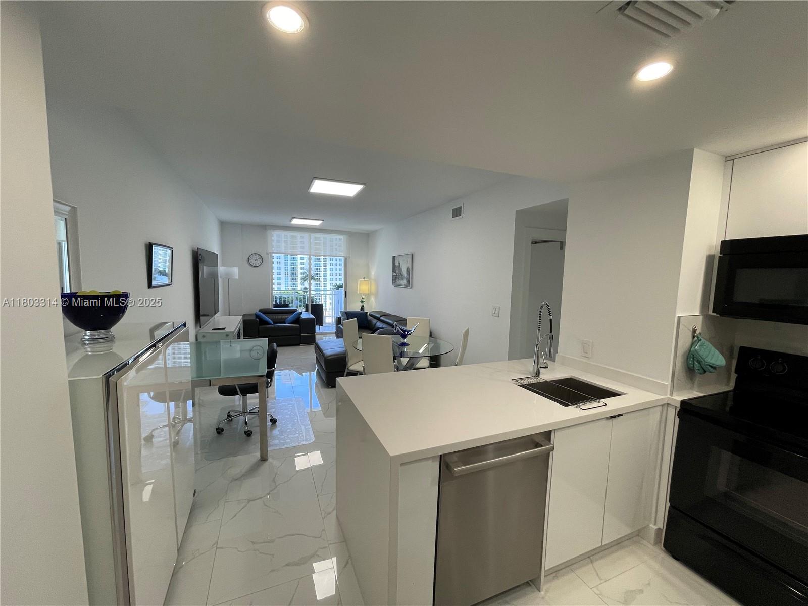 185 Se 14th Ter 1711, Miami, Broward County, Florida - 1 Bedrooms  
1 Bathrooms - 