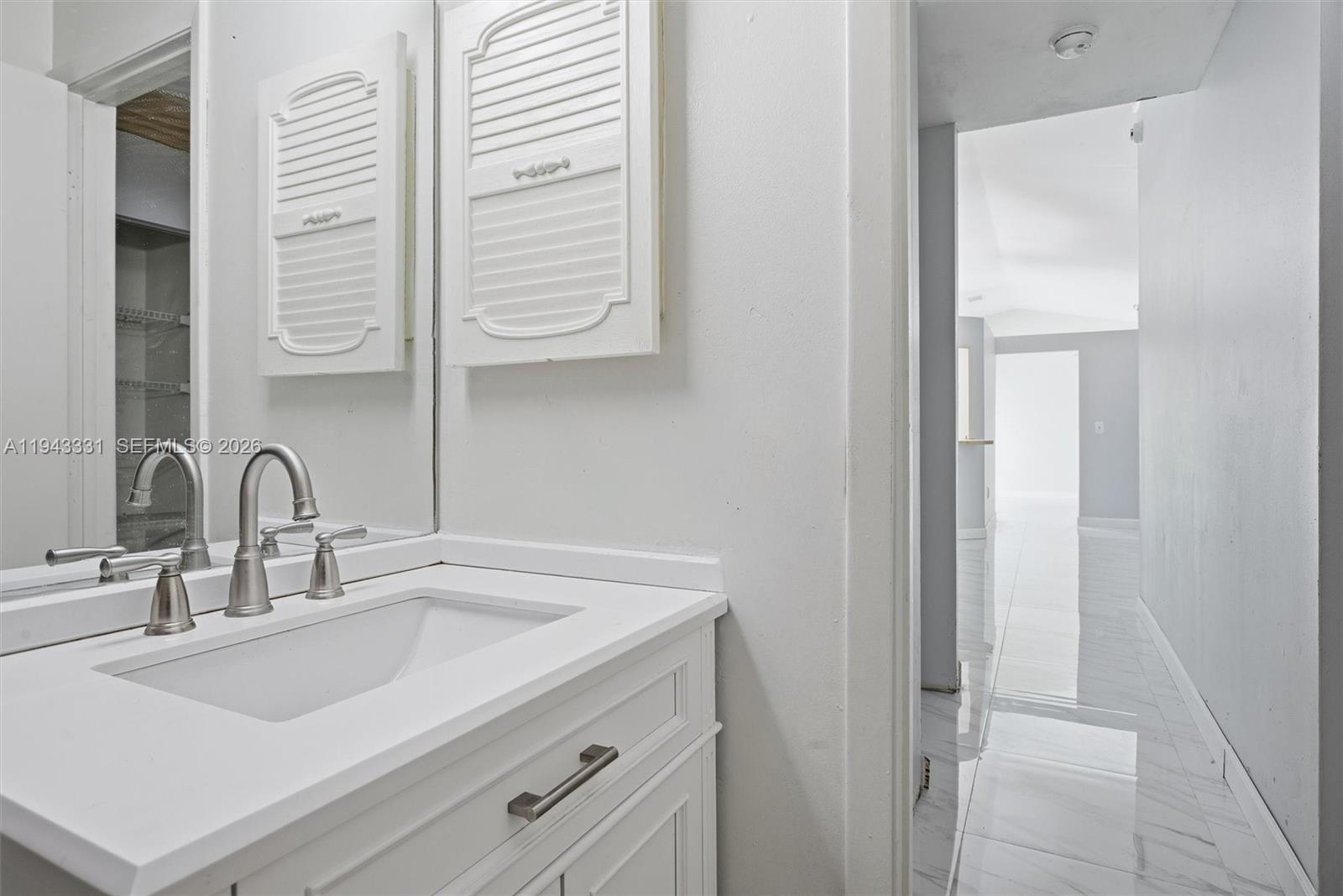 COUNTRY LAKE MANORS SEC 3 - Residential