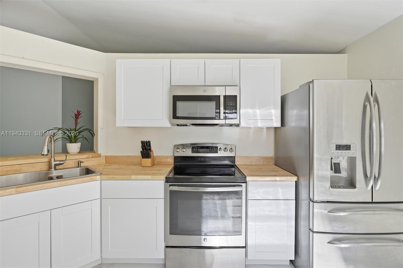 COUNTRY LAKE MANORS SEC 3 - Residential