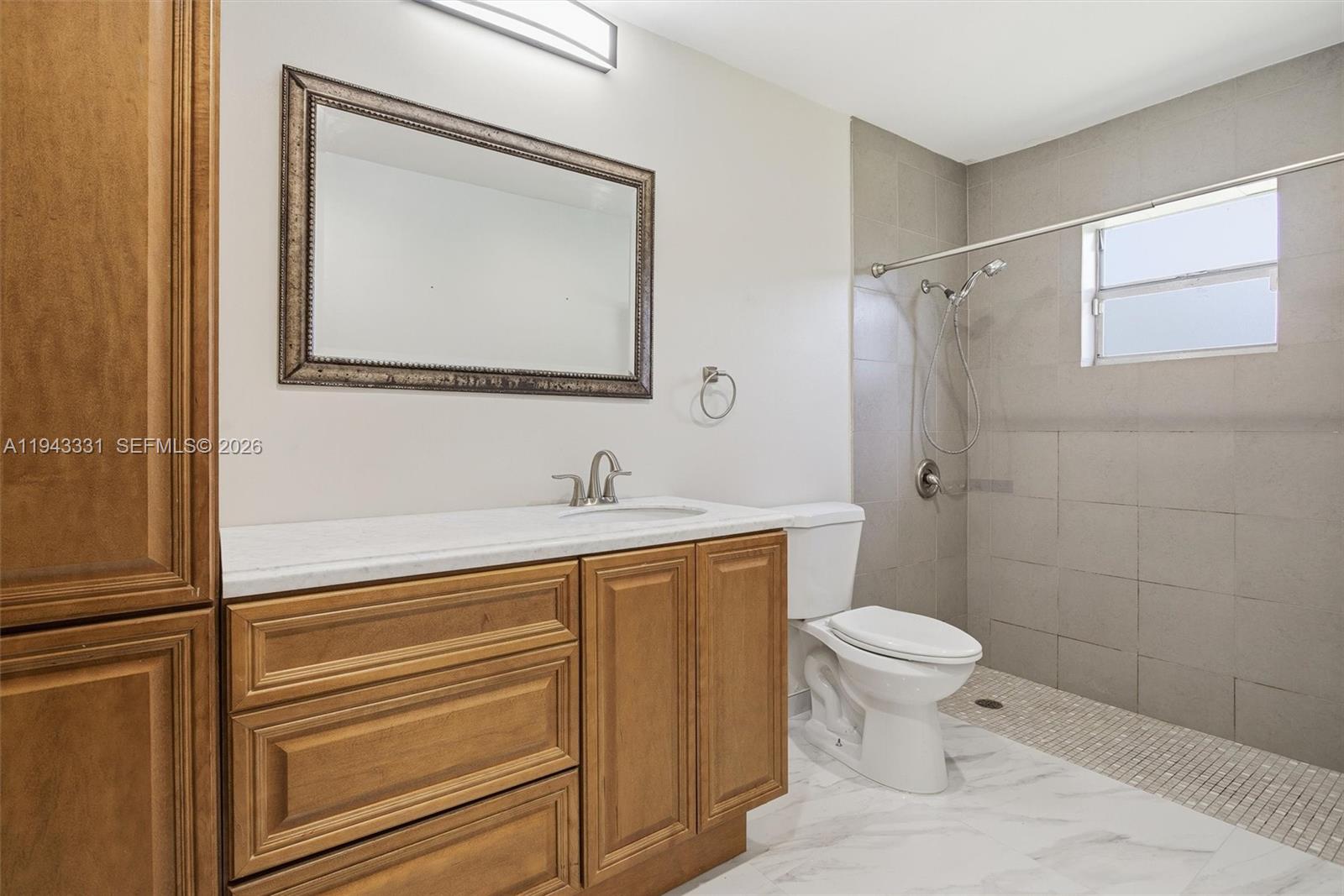 COUNTRY LAKE MANORS SEC 3 - Residential