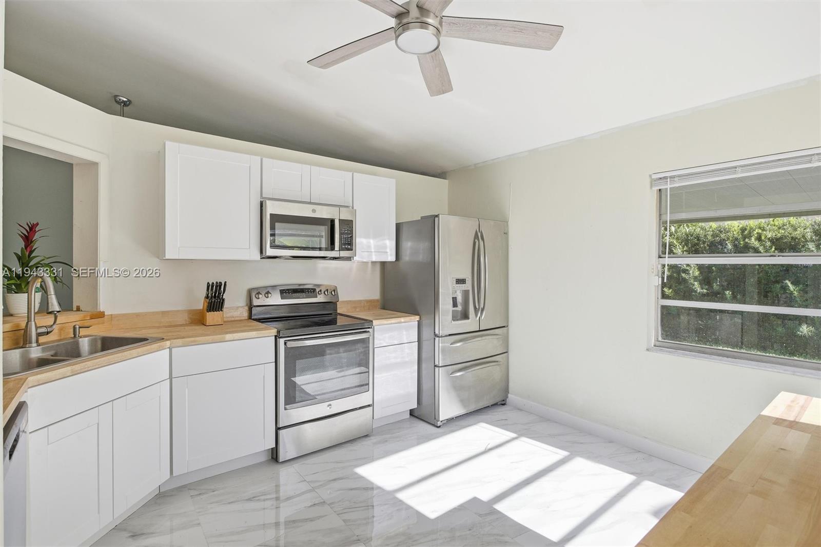 COUNTRY LAKE MANORS SEC 3 - Residential