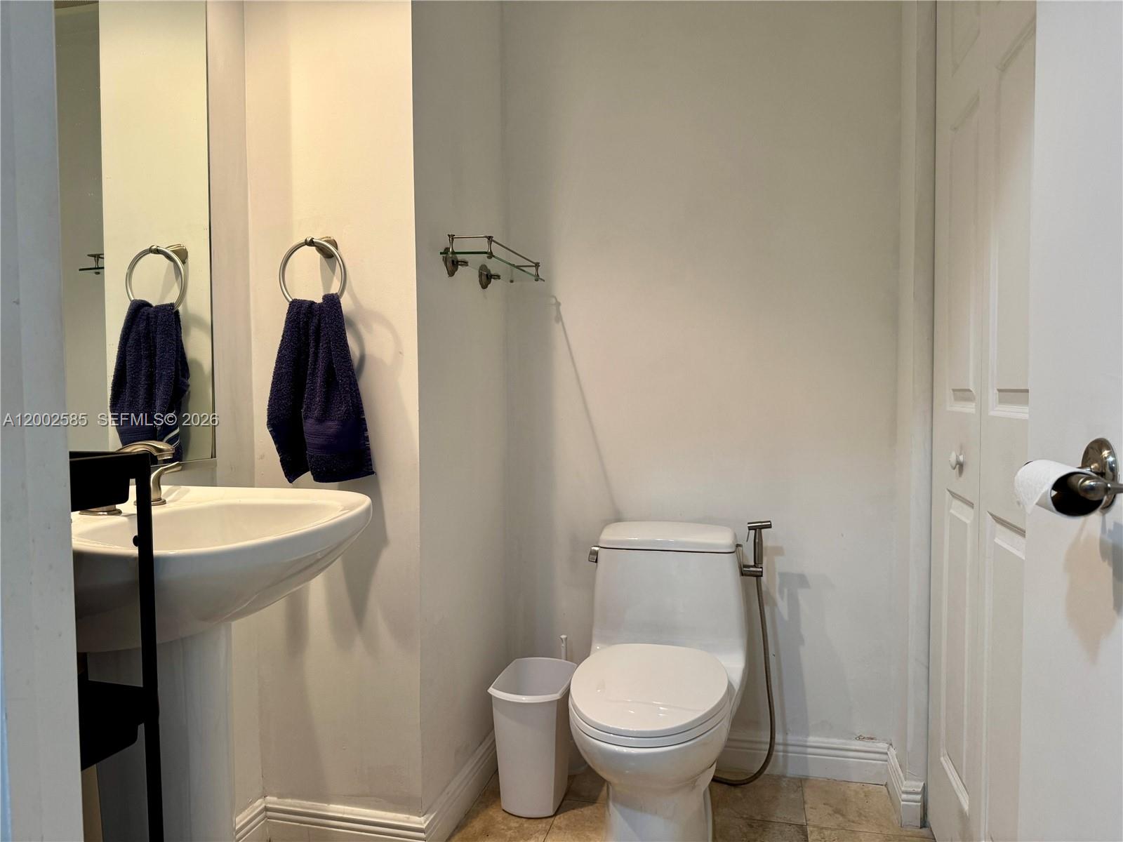 DUO CONDOMINIUM WEST - Residential