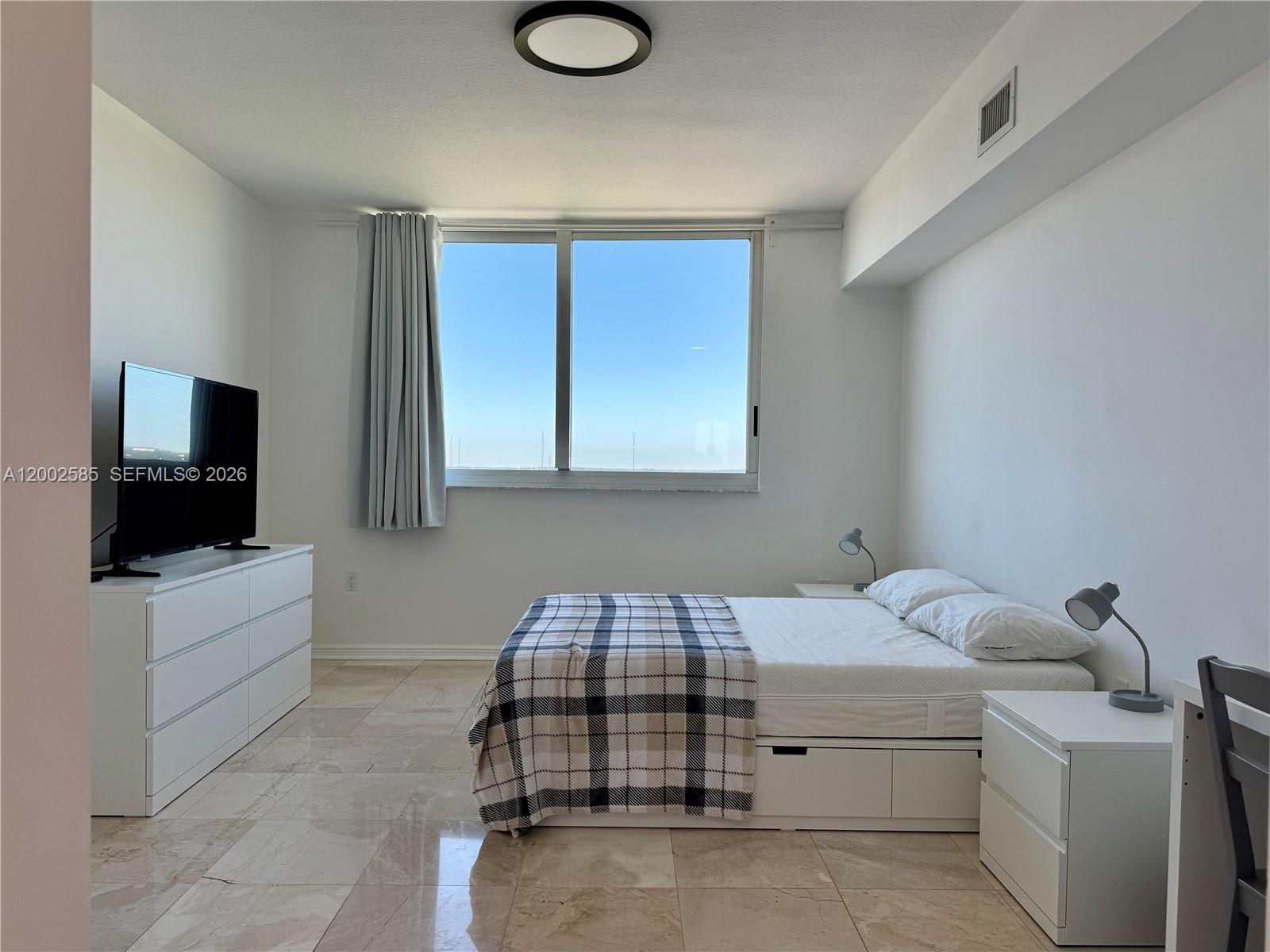 DUO CONDOMINIUM WEST - Residential