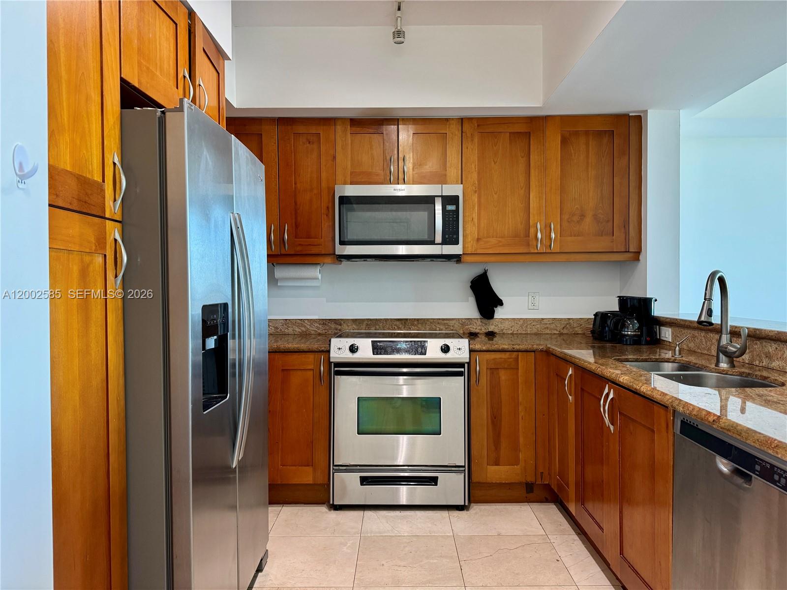 DUO CONDOMINIUM WEST - Residential