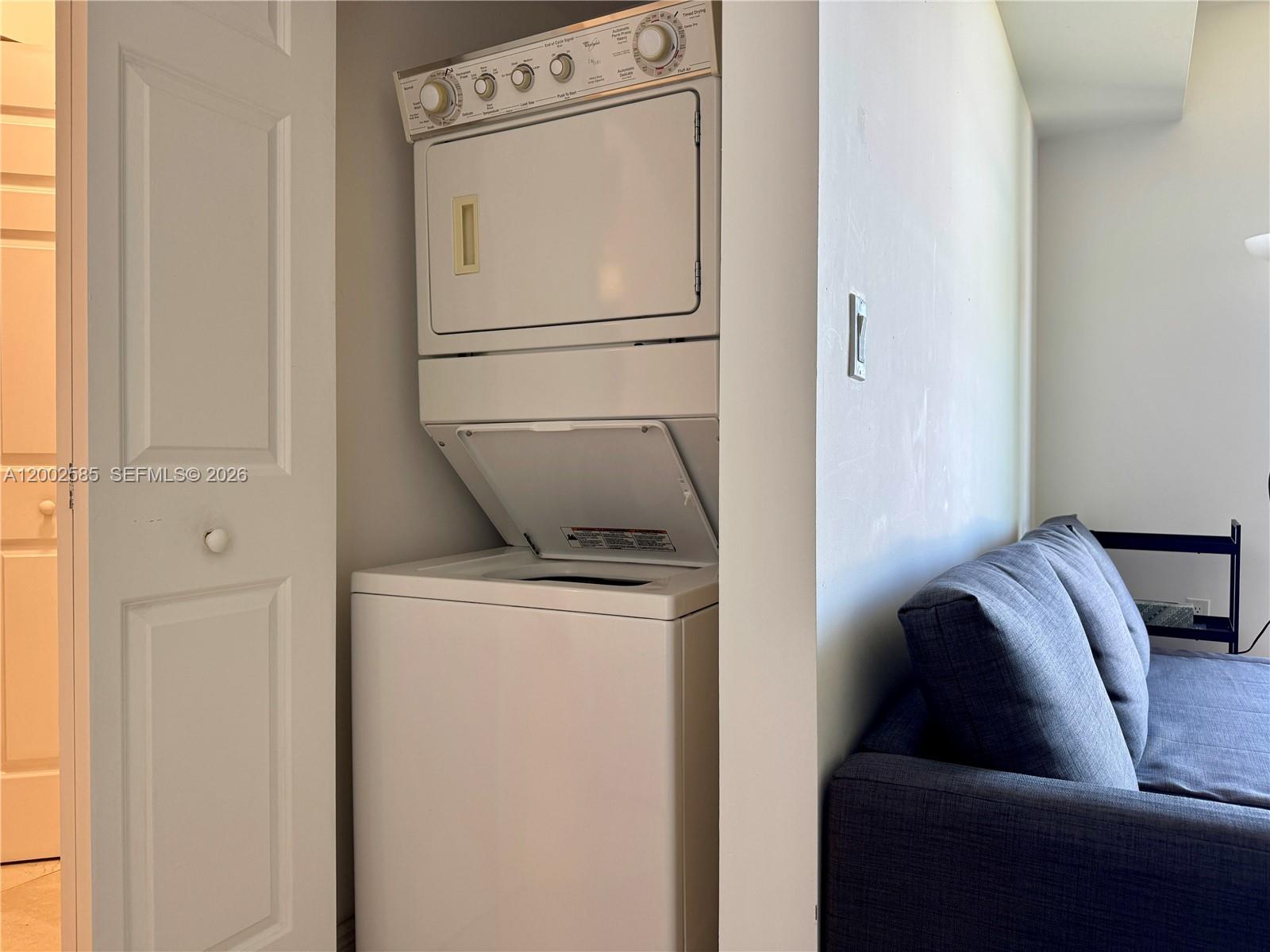 DUO CONDOMINIUM WEST - Residential