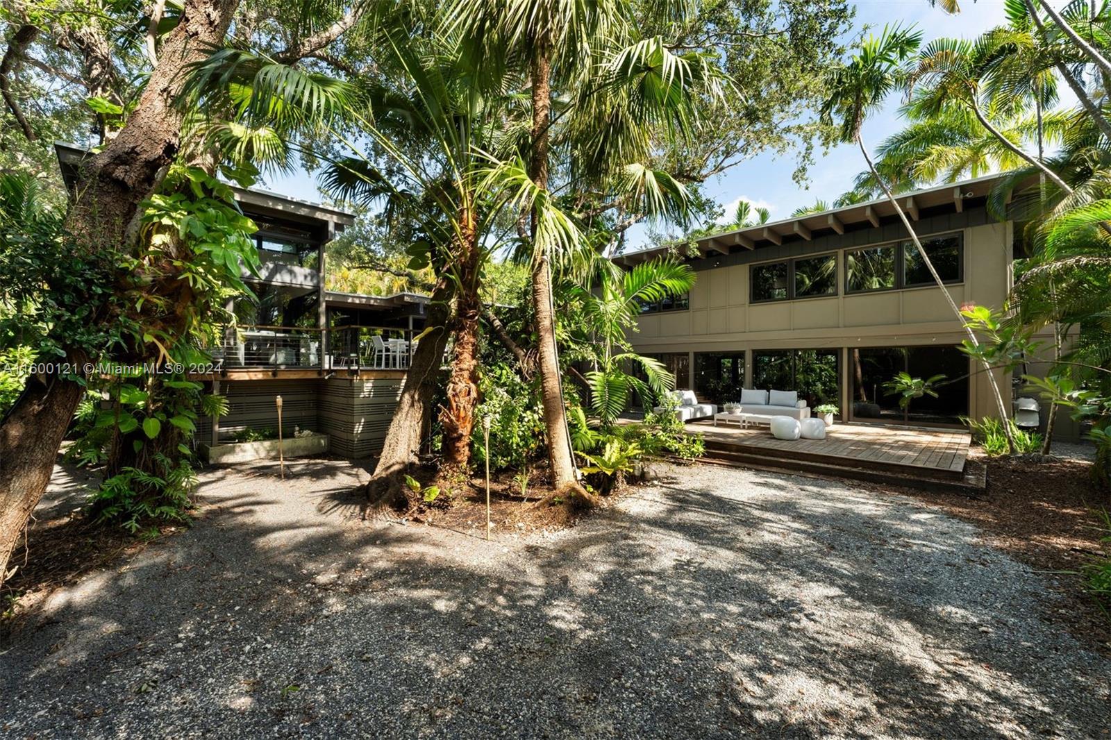 PINECREST MANOR 1ST ADDN - Residential