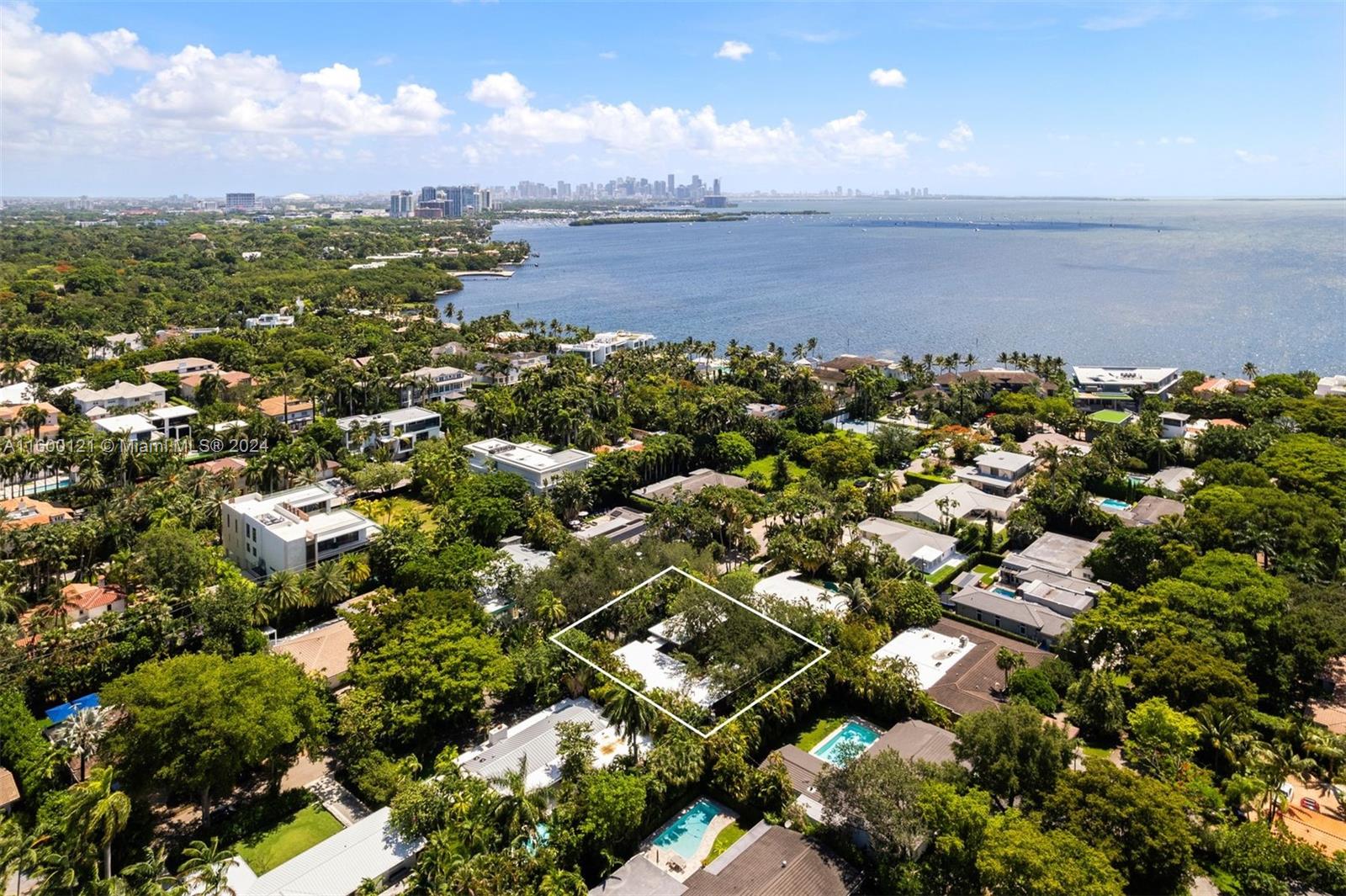 PINECREST MANOR 1ST ADDN - Residential