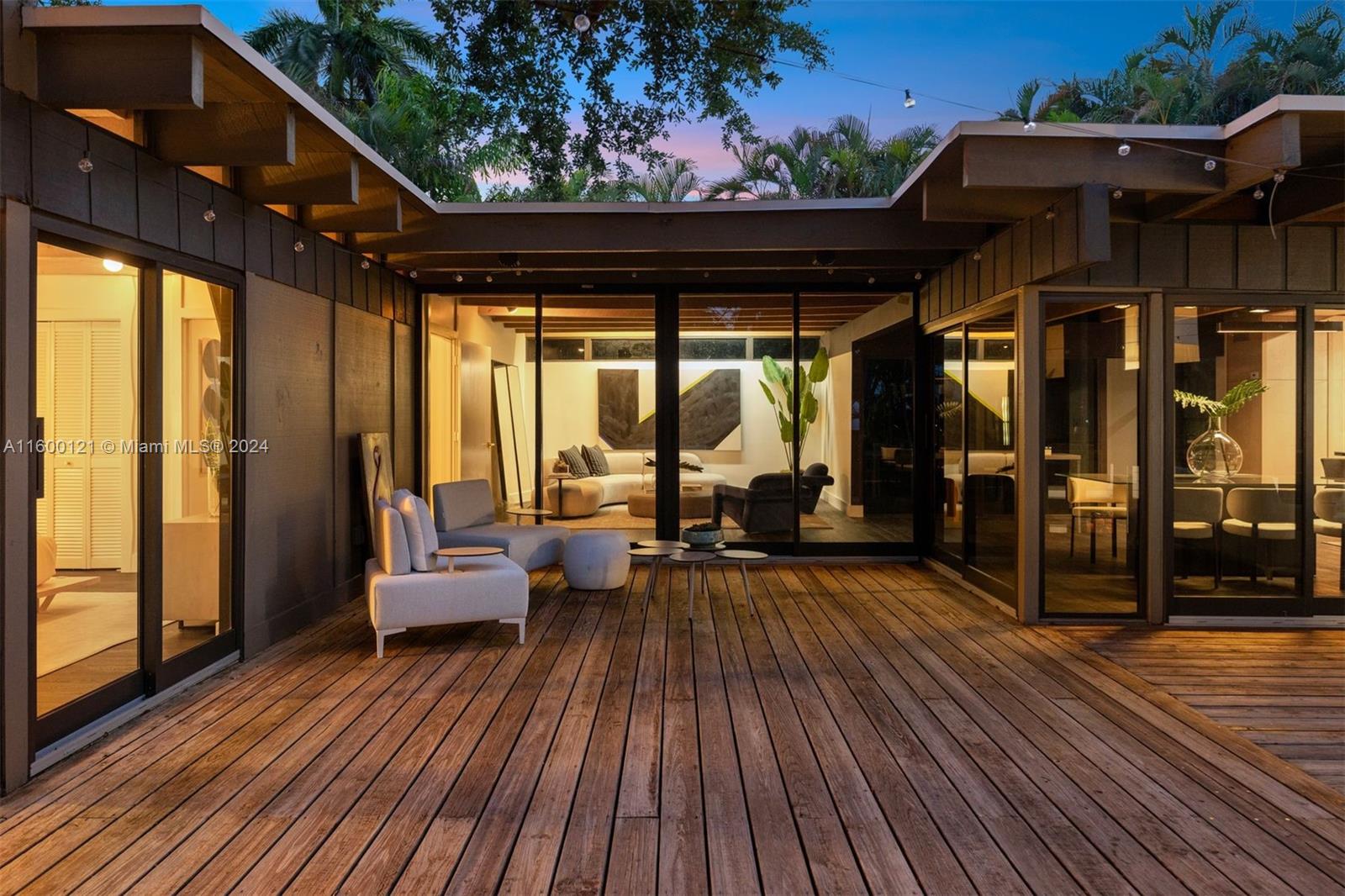 PINECREST MANOR 1ST ADDN - Residential