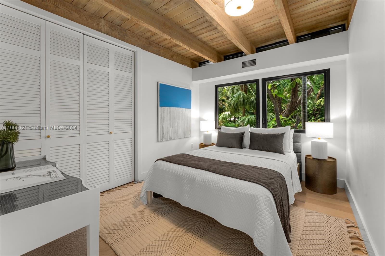 PINECREST MANOR 1ST ADDN - Residential