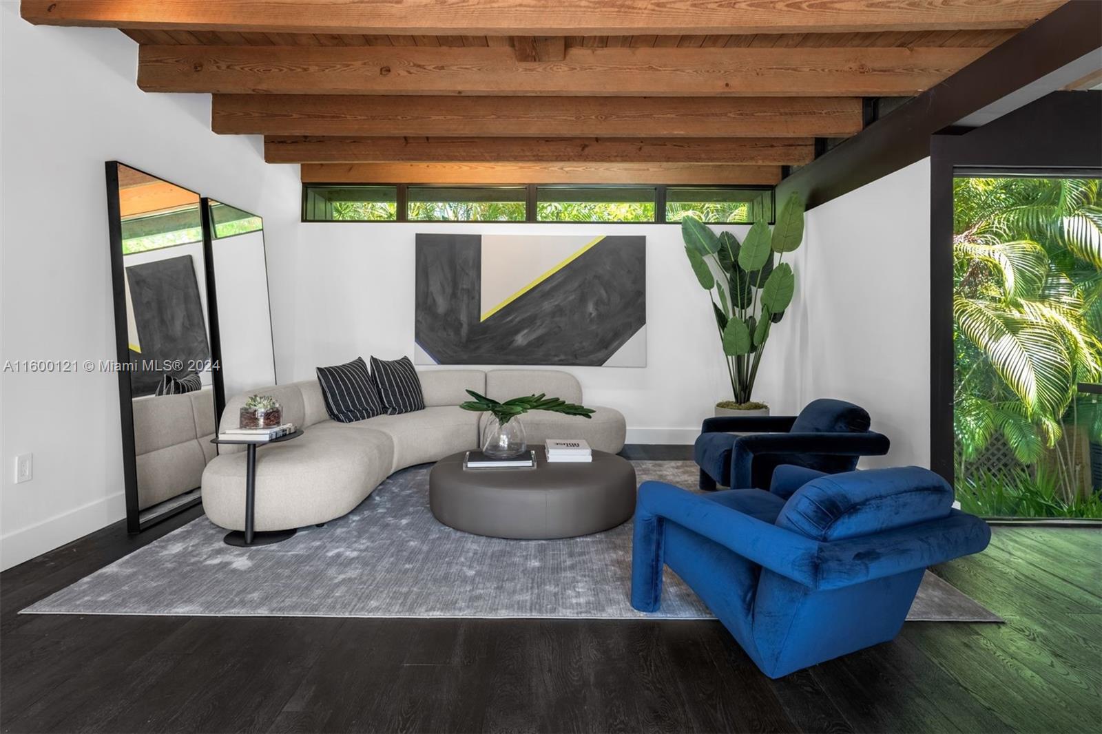 PINECREST MANOR 1ST ADDN - Residential