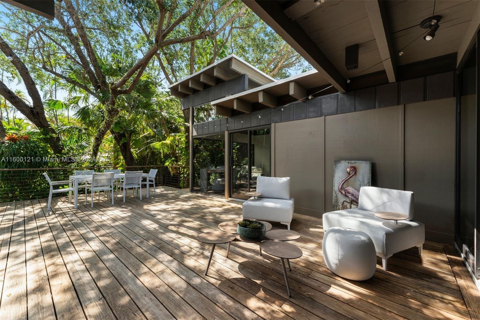 PINECREST MANOR 1ST ADDN - Residential