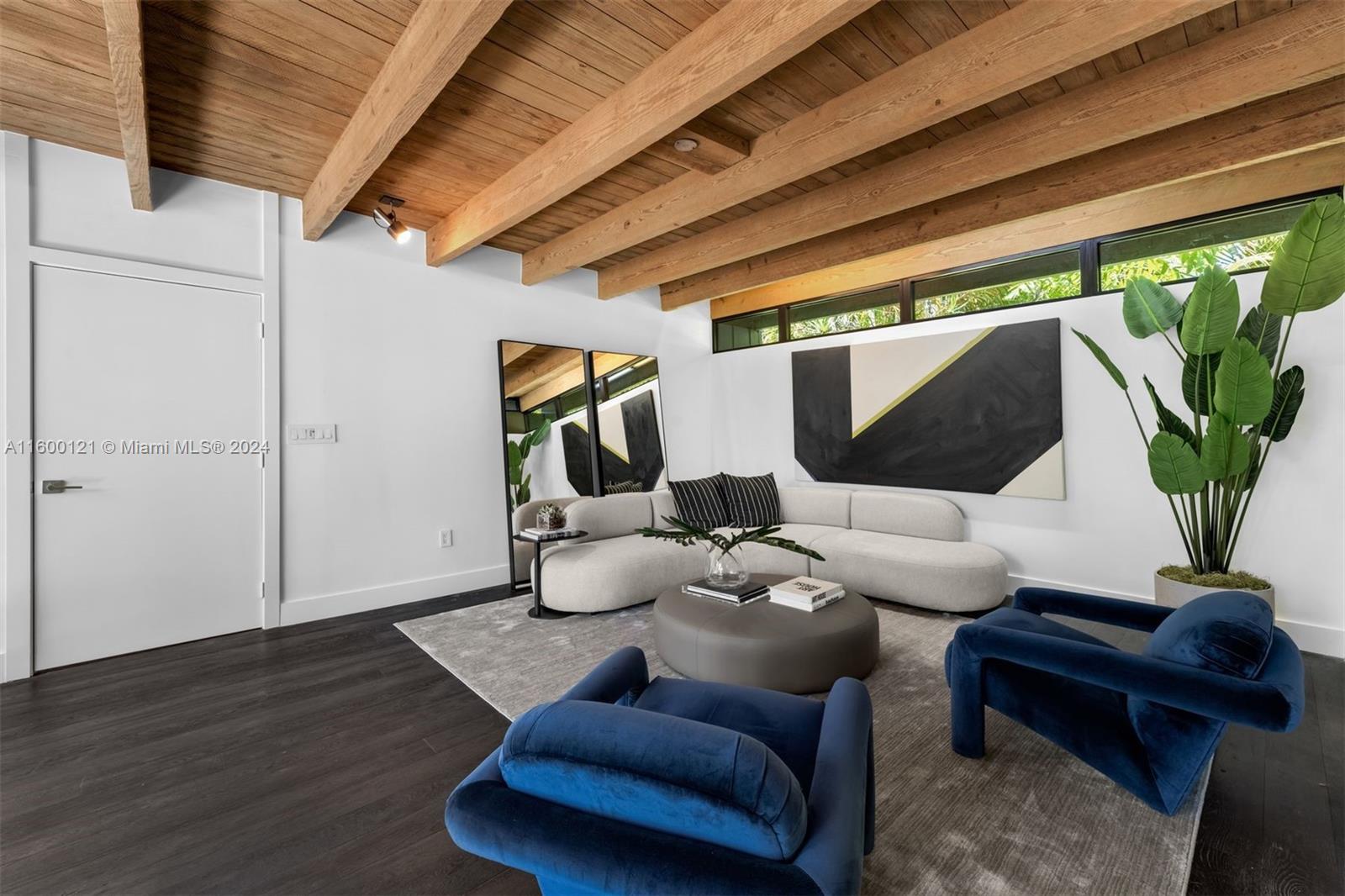 PINECREST MANOR 1ST ADDN - Residential