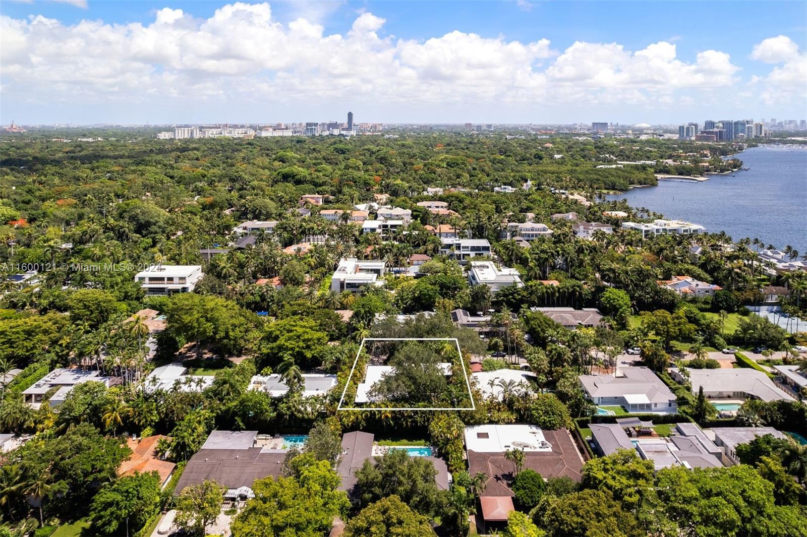 PINECREST MANOR 1ST ADDN - Residential