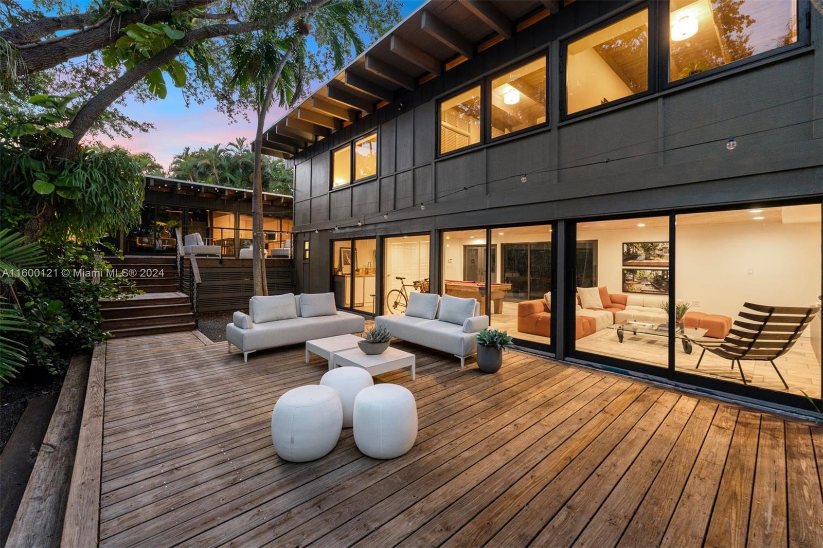 PINECREST MANOR 1ST ADDN - Residential