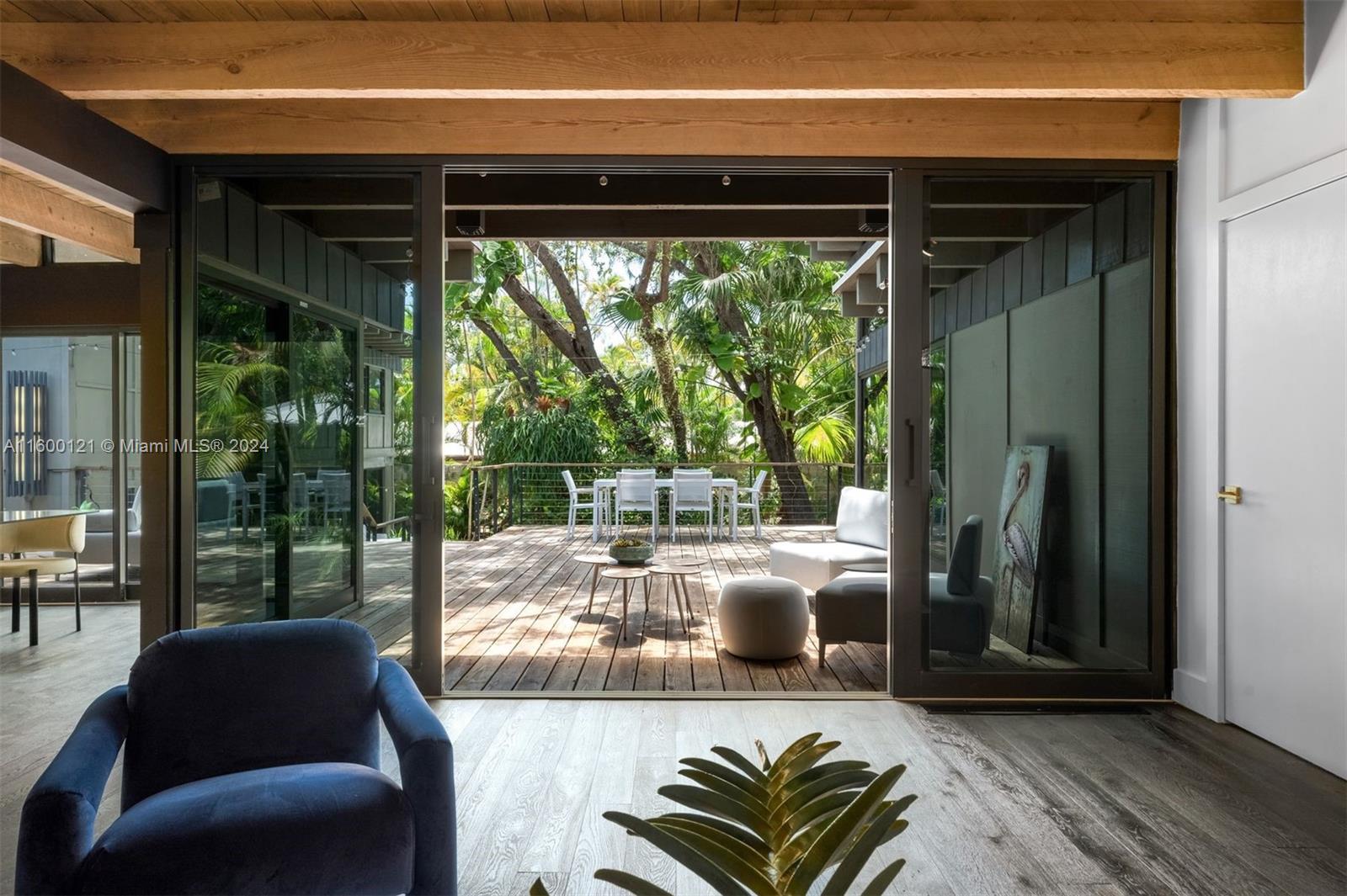 PINECREST MANOR 1ST ADDN - Residential