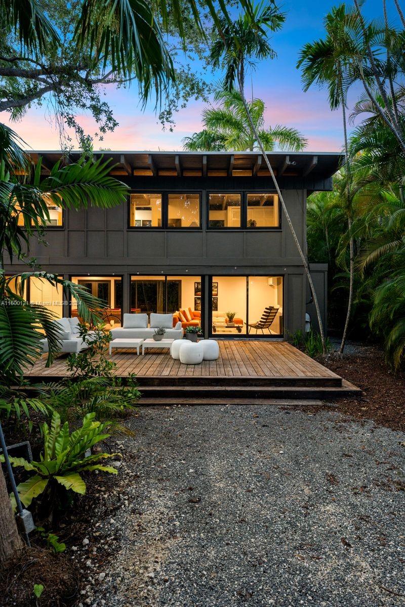 PINECREST MANOR 1ST ADDN - Residential