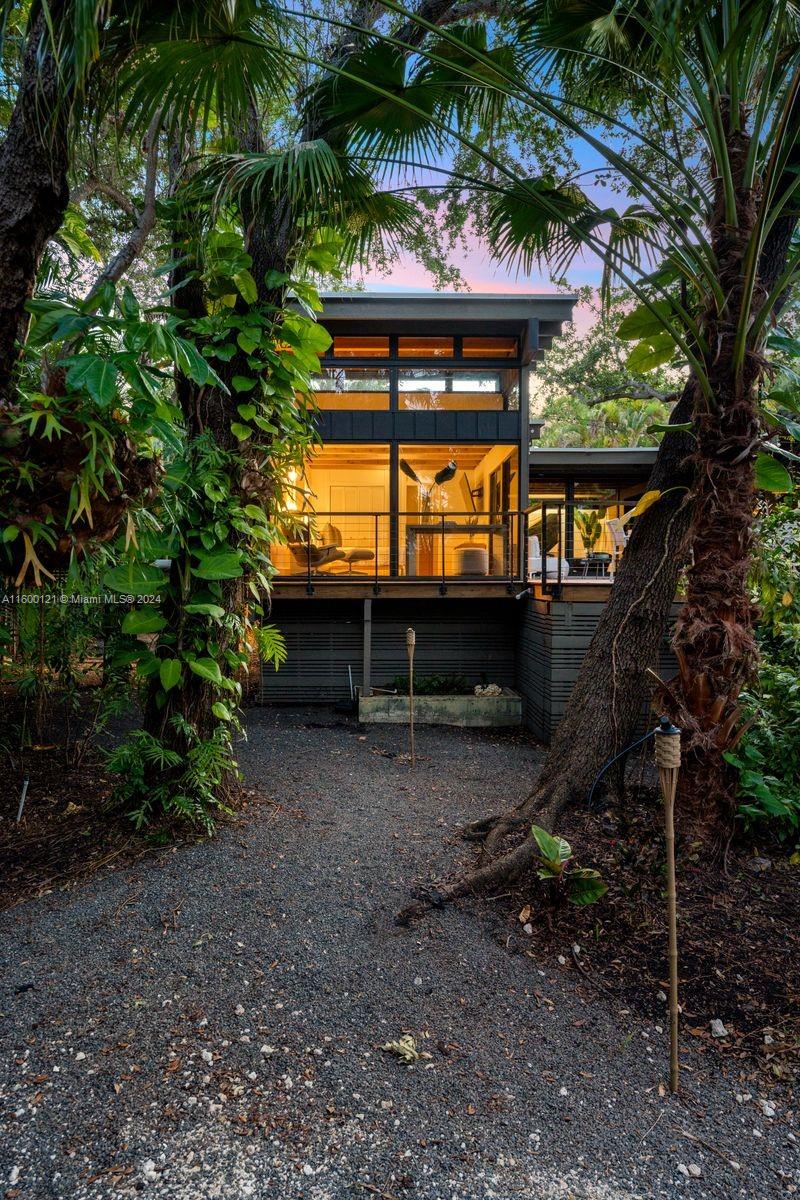 PINECREST MANOR 1ST ADDN - Residential