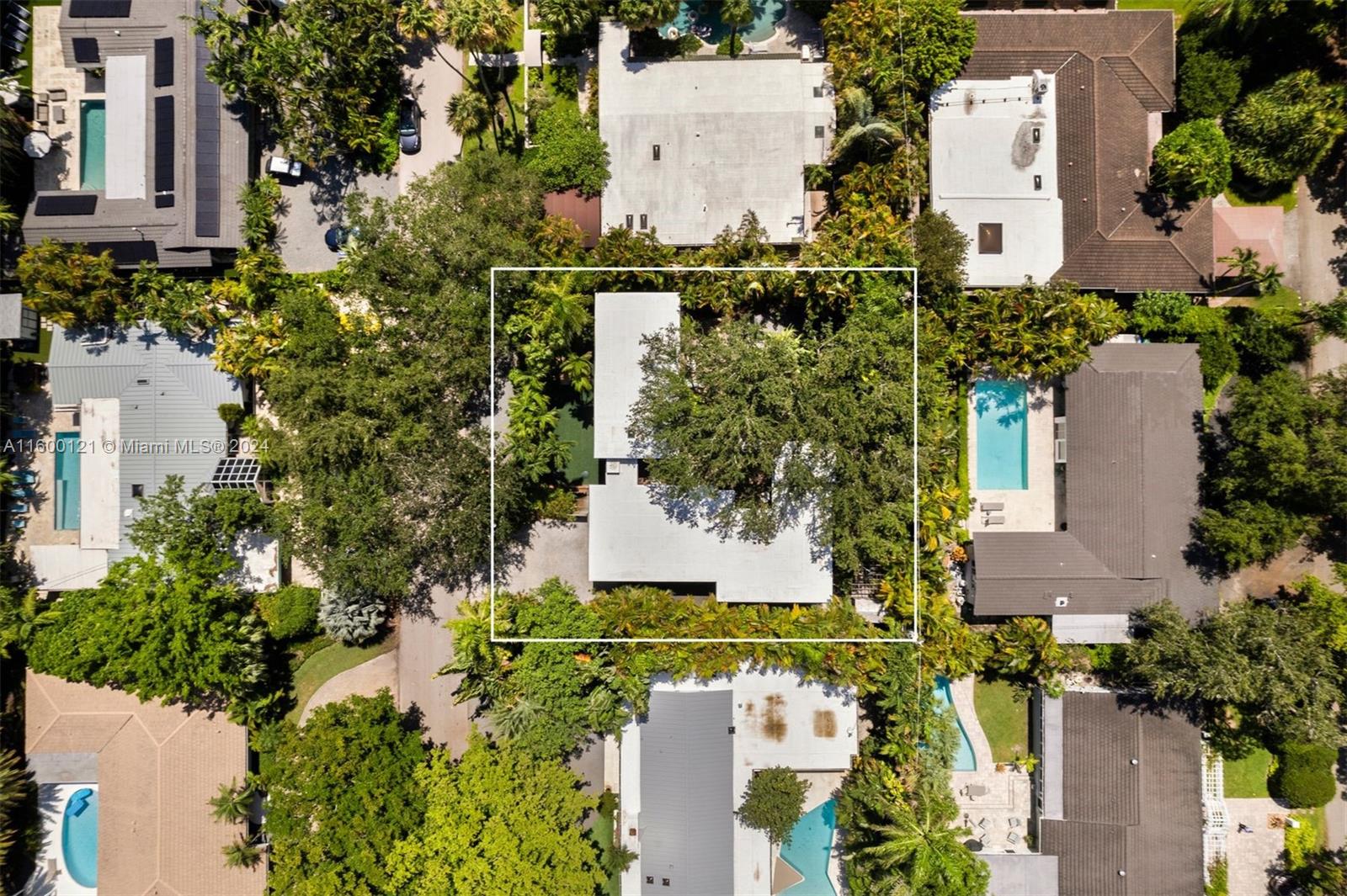 PINECREST MANOR 1ST ADDN - Residential