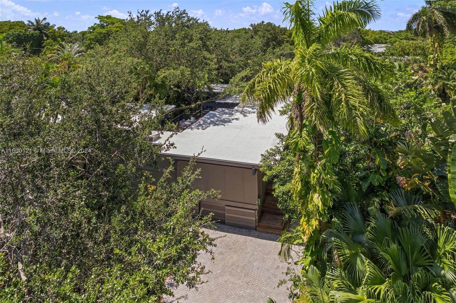 PINECREST MANOR 1ST ADDN - Residential