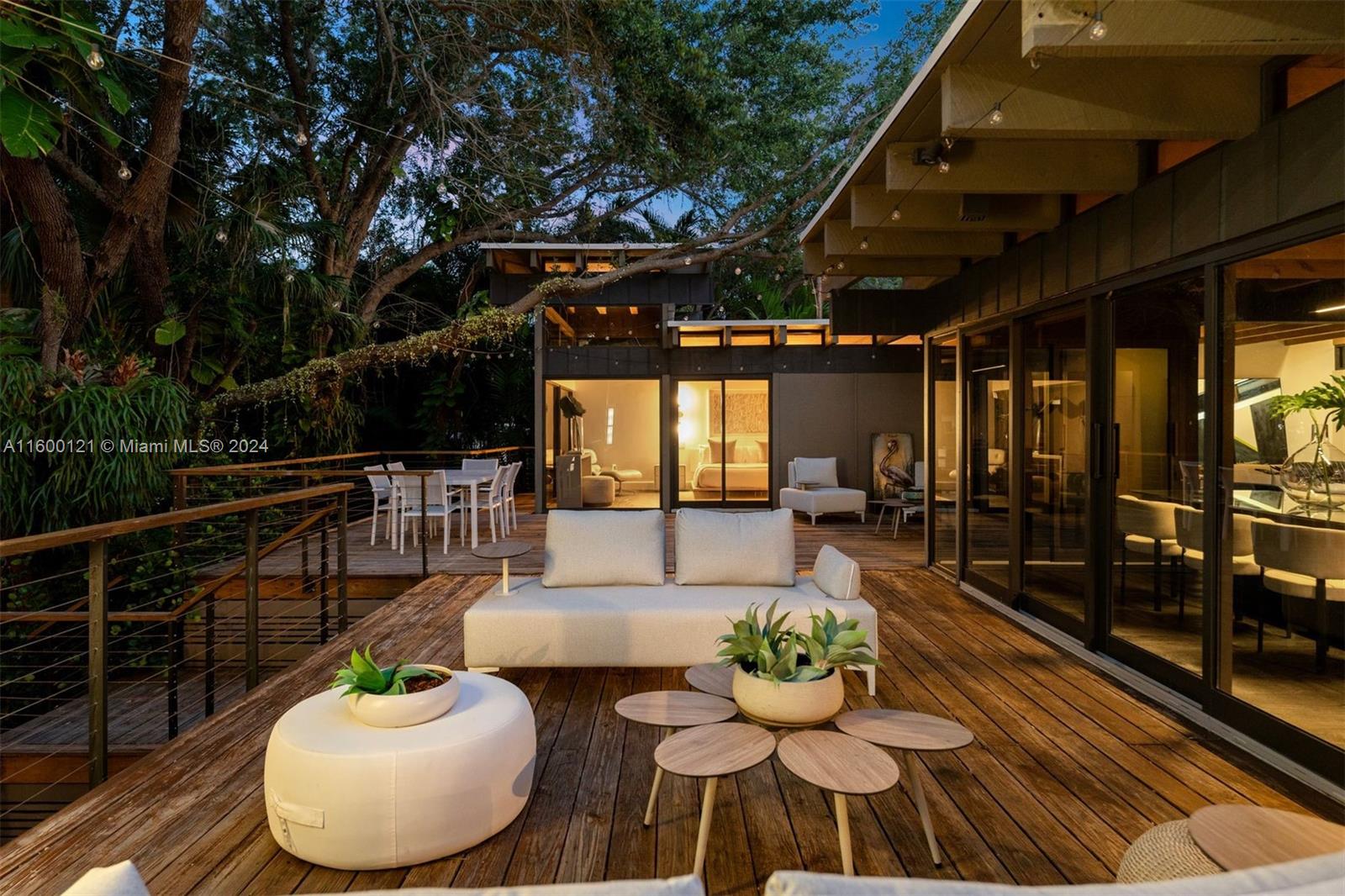 PINECREST MANOR 1ST ADDN - Residential