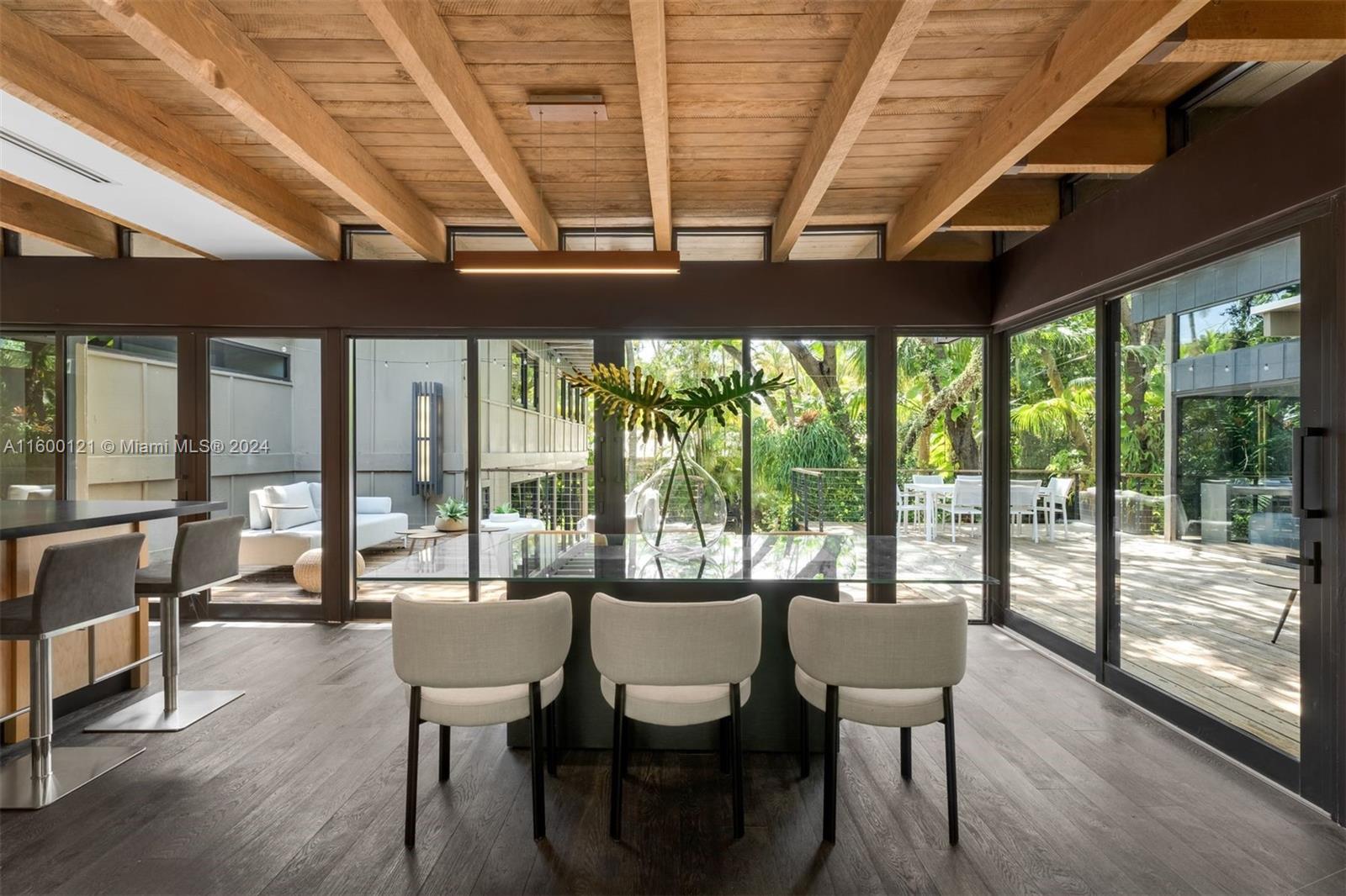 PINECREST MANOR 1ST ADDN - Residential