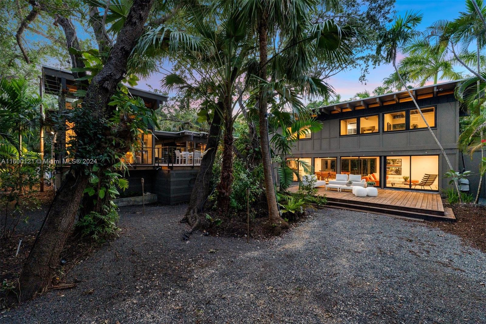 PINECREST MANOR 1ST ADDN - Residential