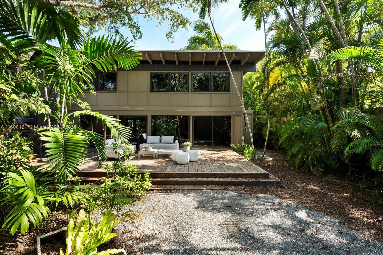 PINECREST MANOR 1ST ADDN - Residential