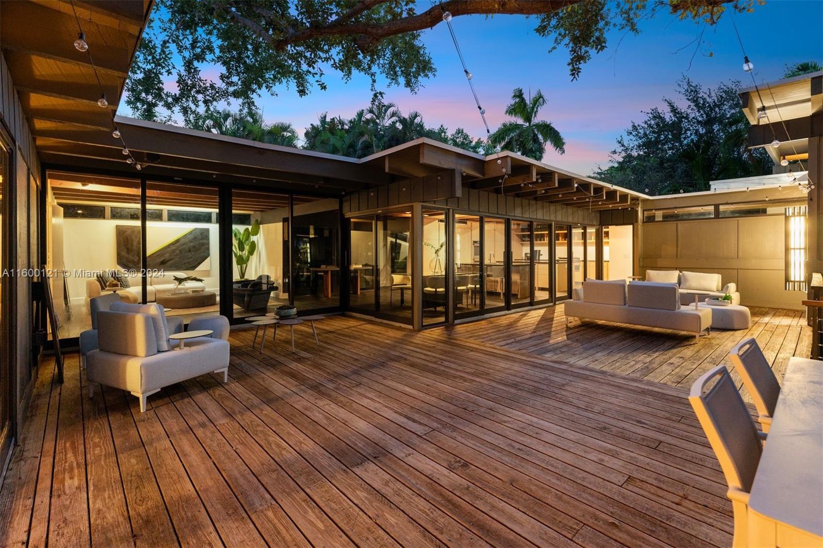 PINECREST MANOR 1ST ADDN - Residential